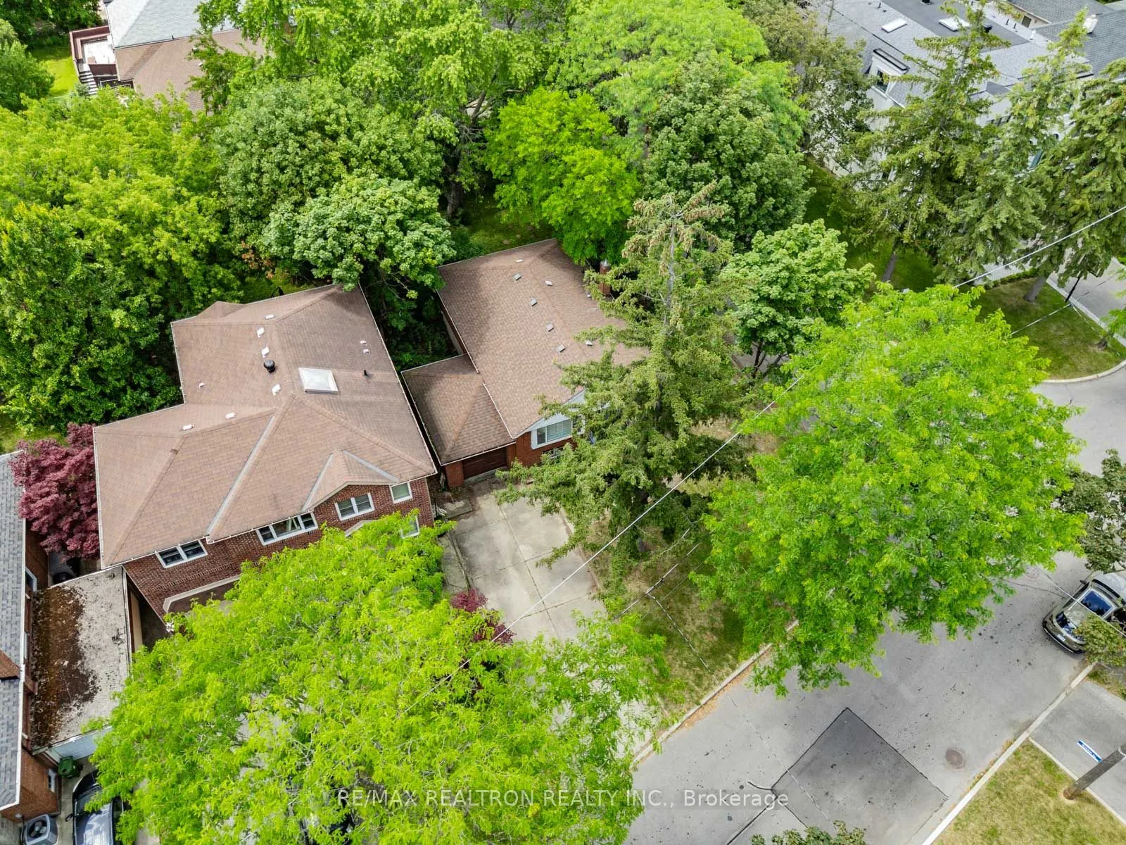 12 Graymar Avenue