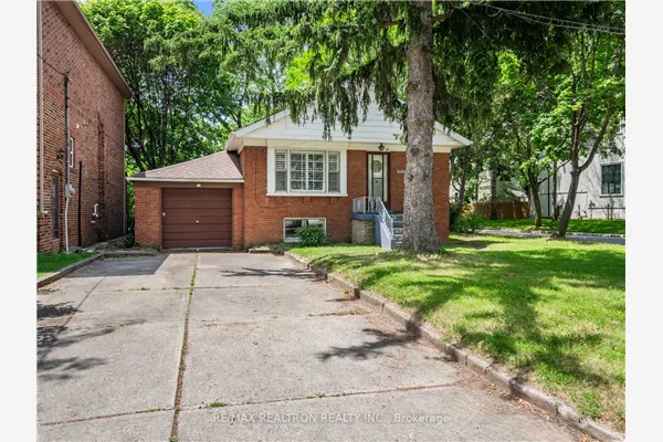 12 Graymar Avenue