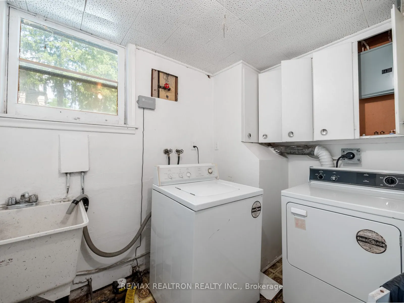 12 Graymar Avenue