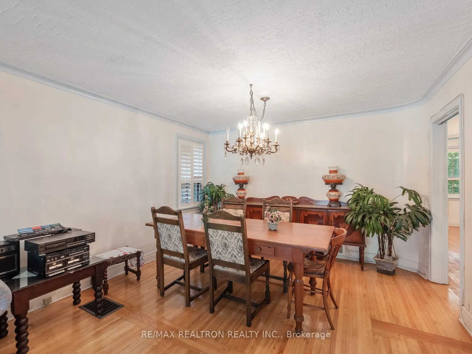 12 Graymar Avenue