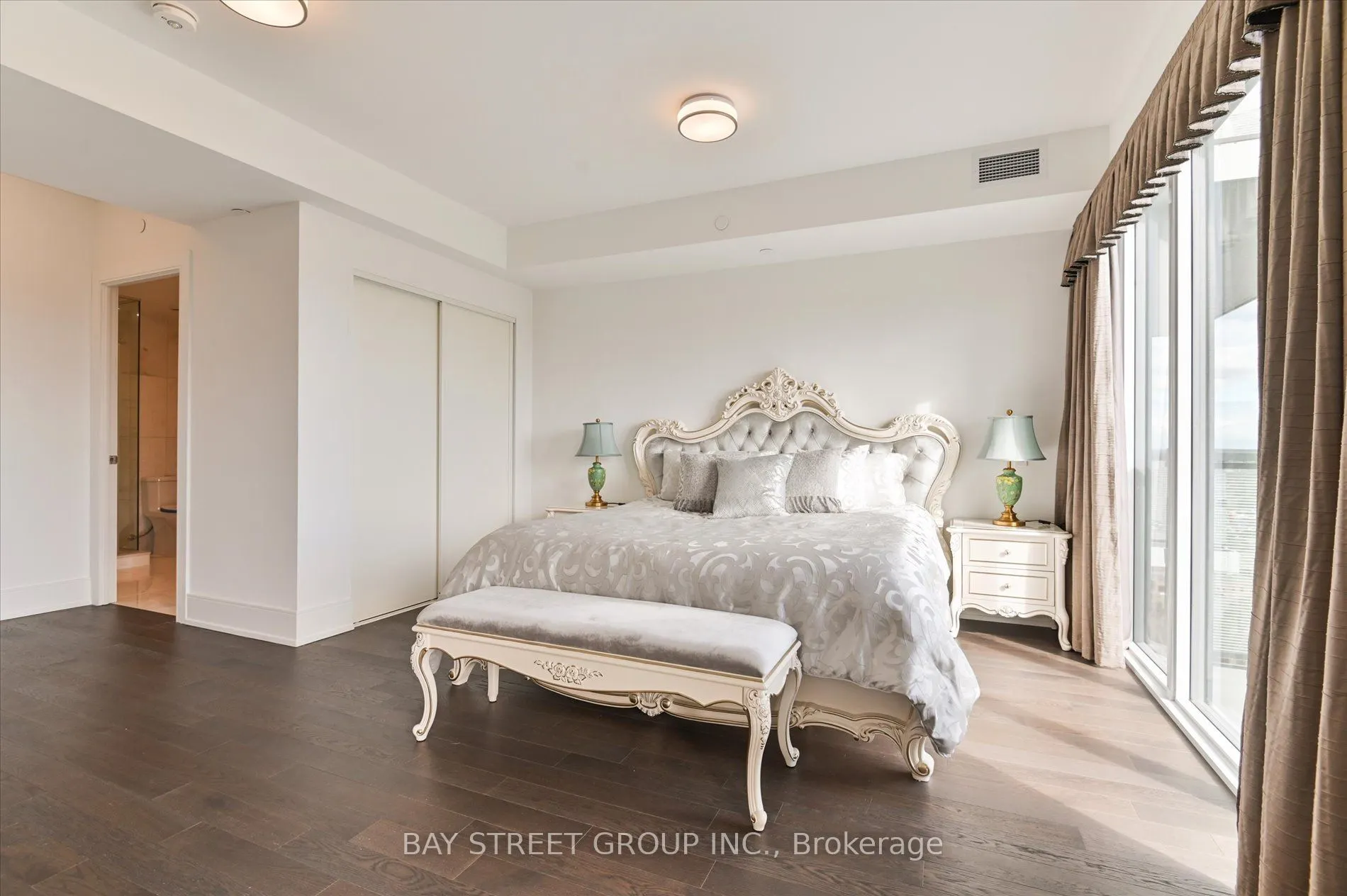30 Inn On The Park Drive #2707