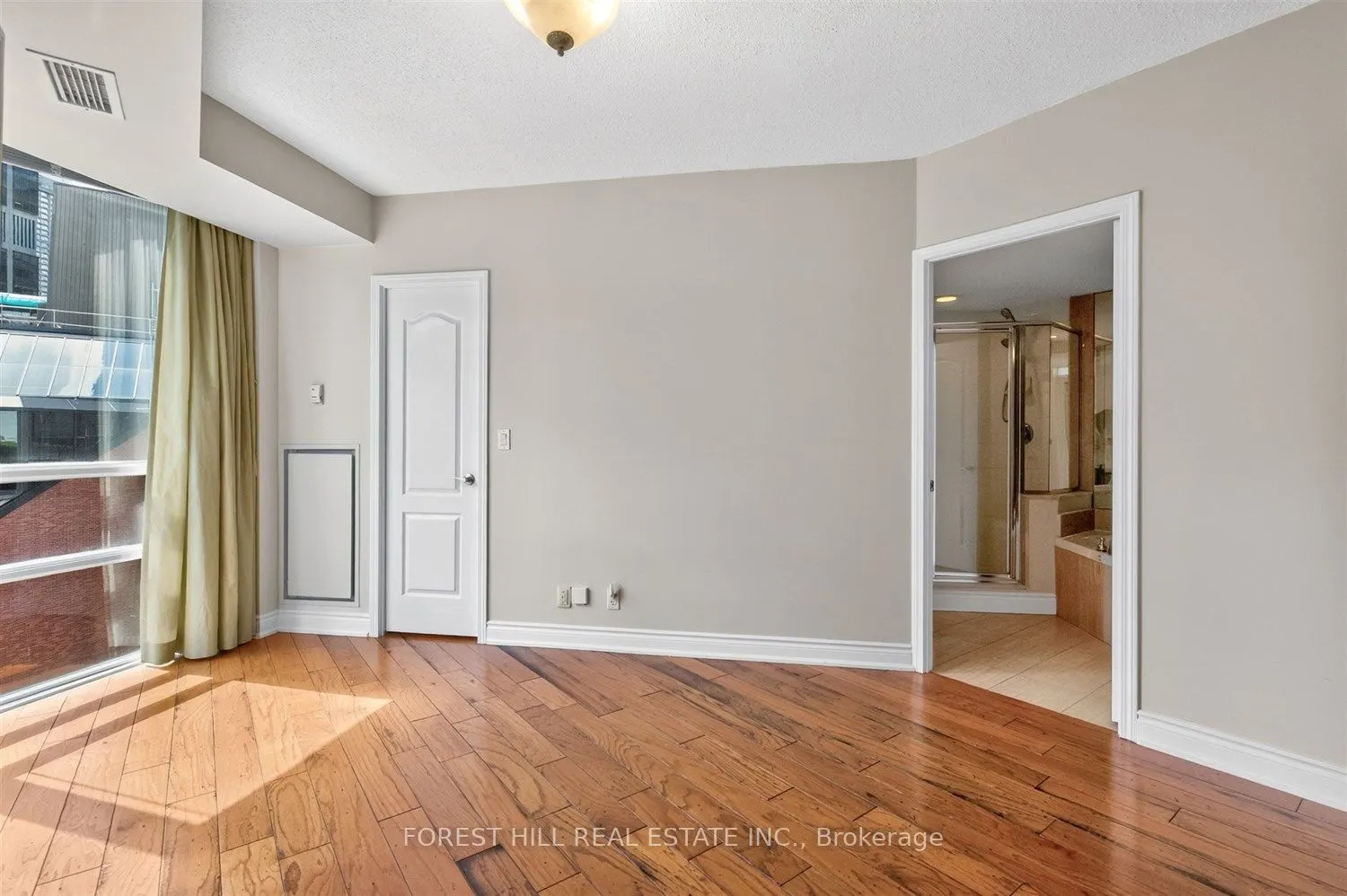 20 Collier Street #903