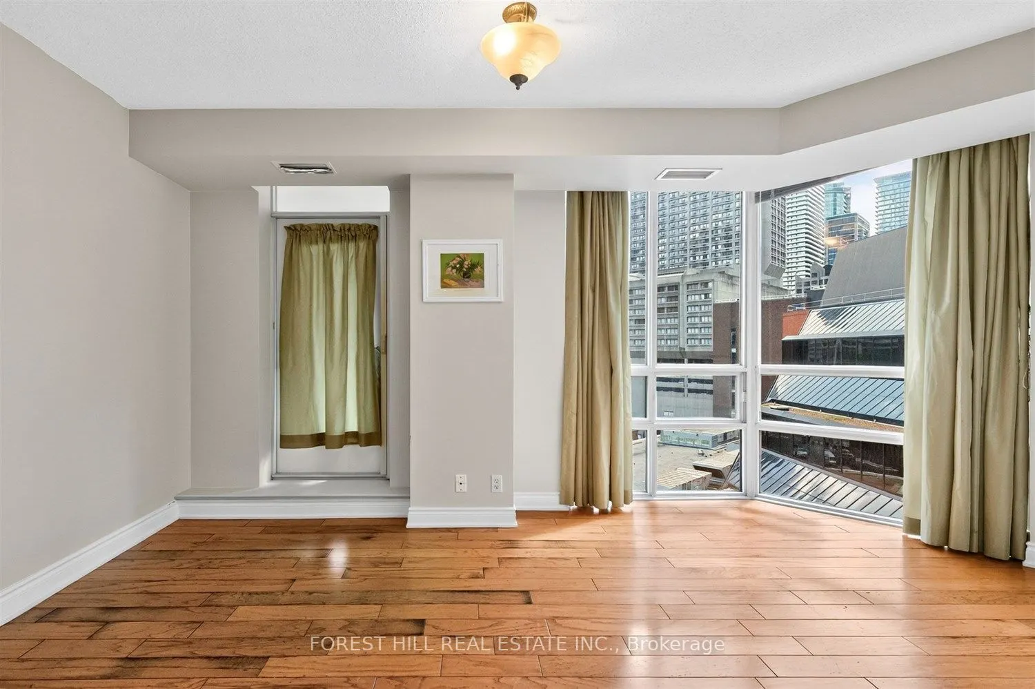 20 Collier Street #903