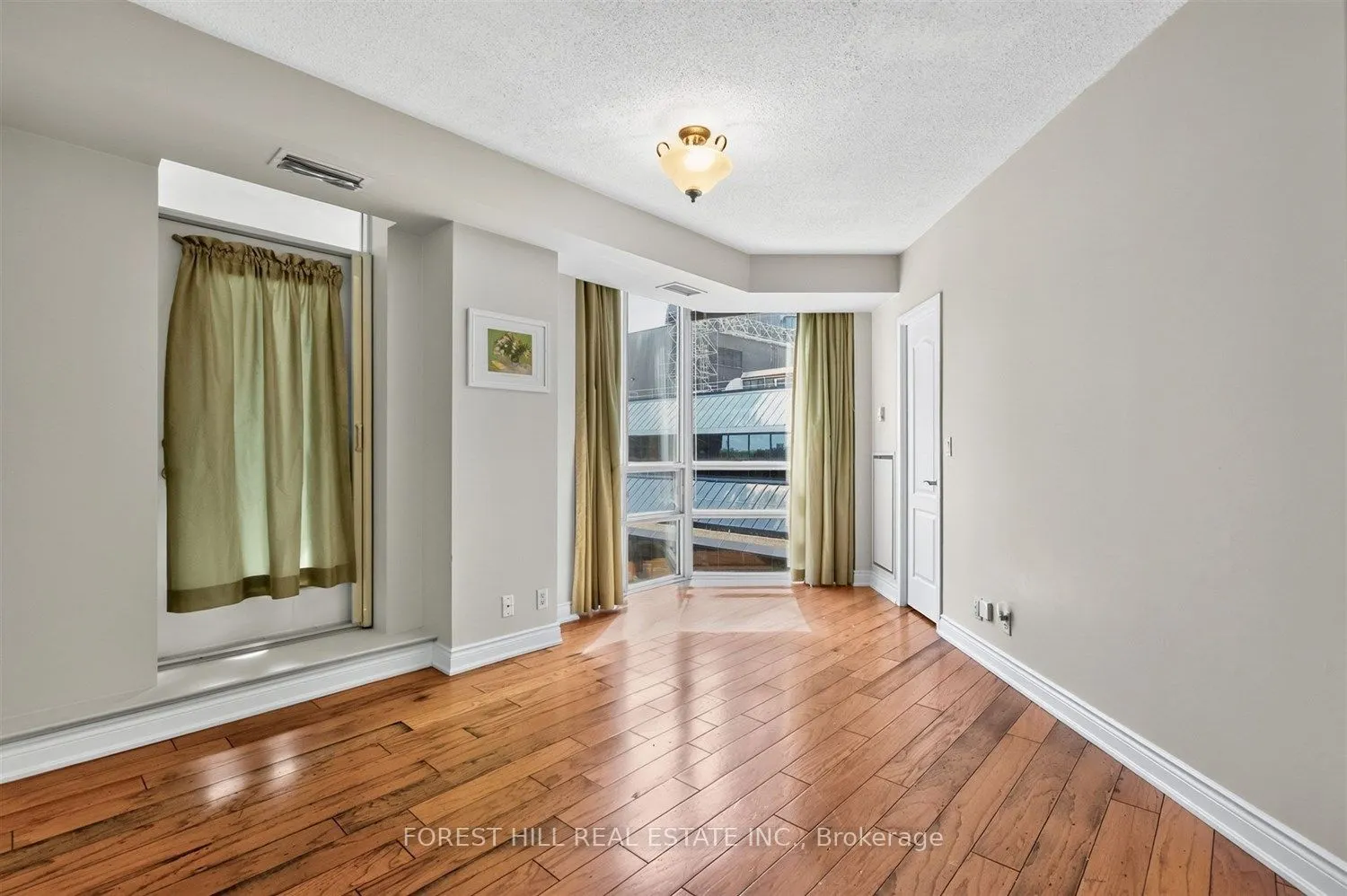 20 Collier Street #903