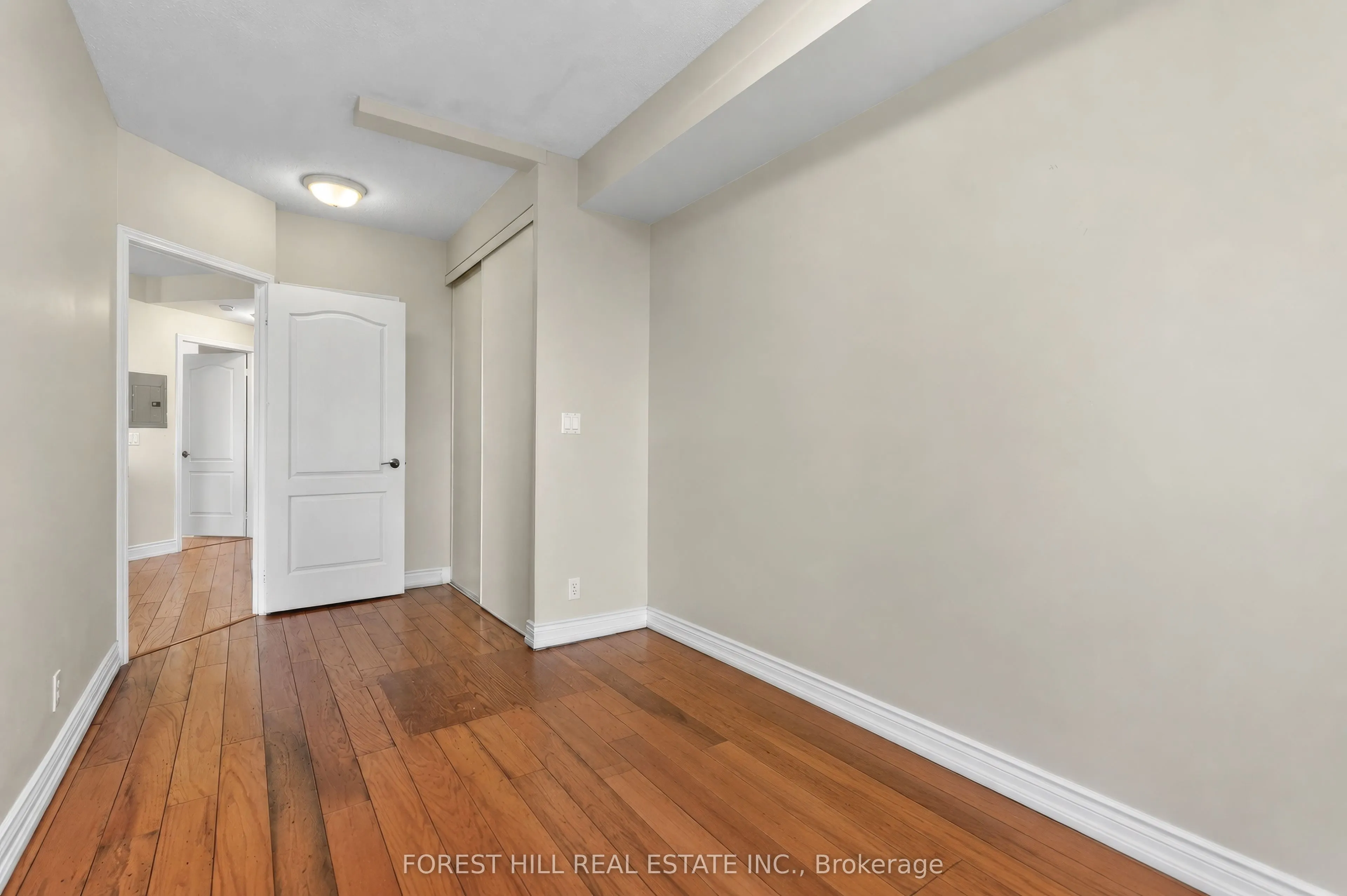 20 Collier Street #903