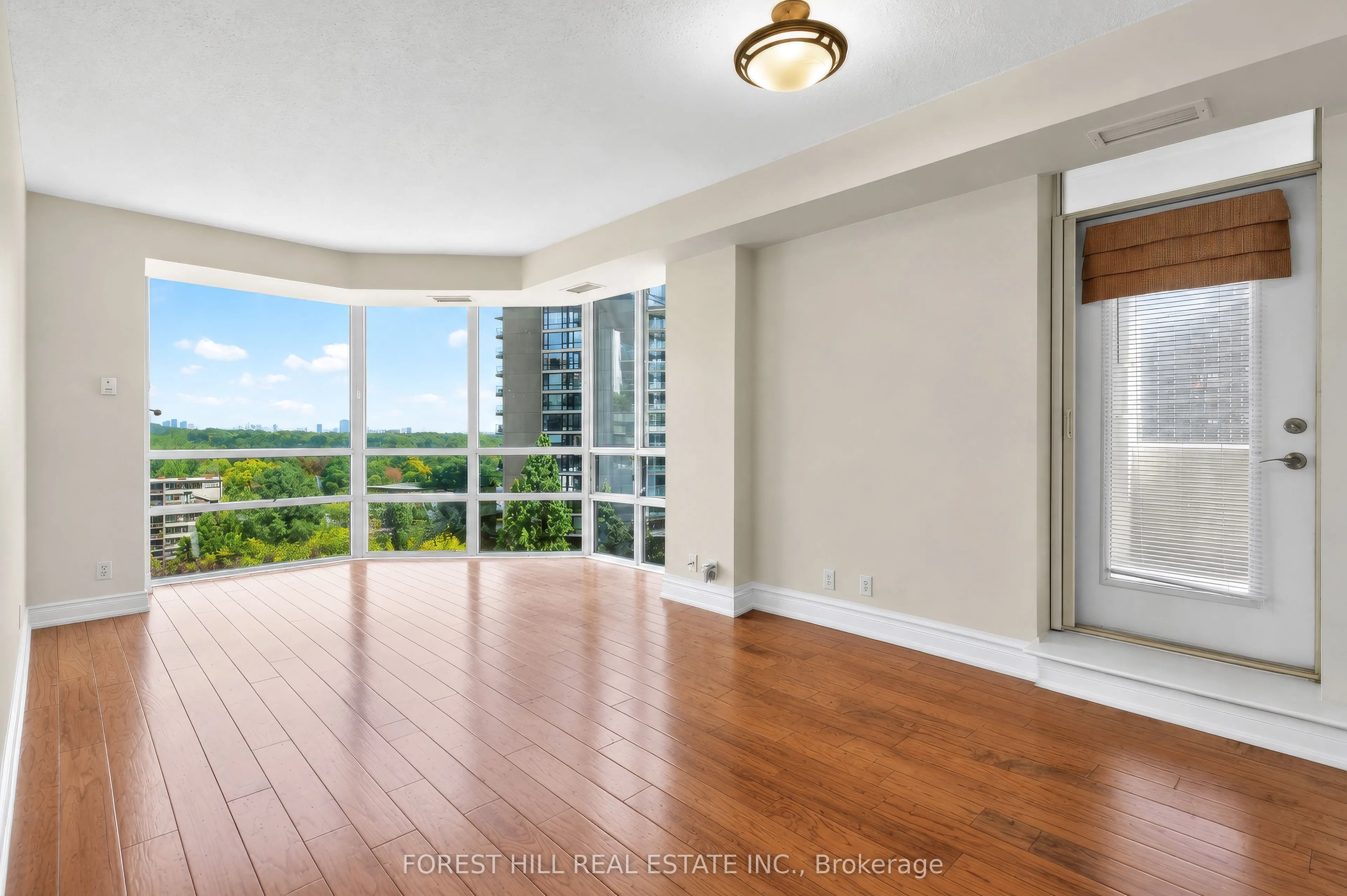 20 Collier Street #903