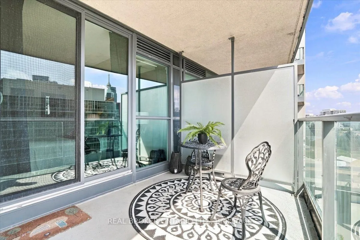 209 Fort York Boulevard #1468