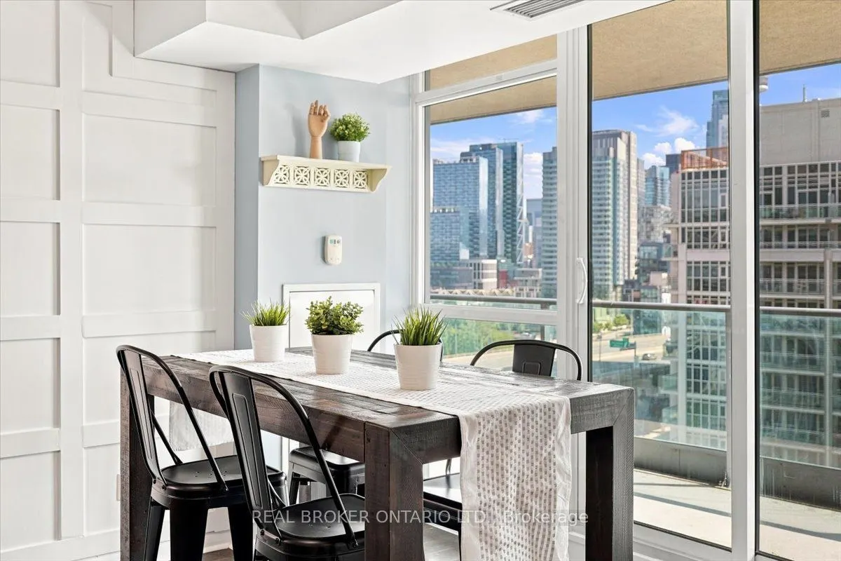 209 Fort York Boulevard #1468
