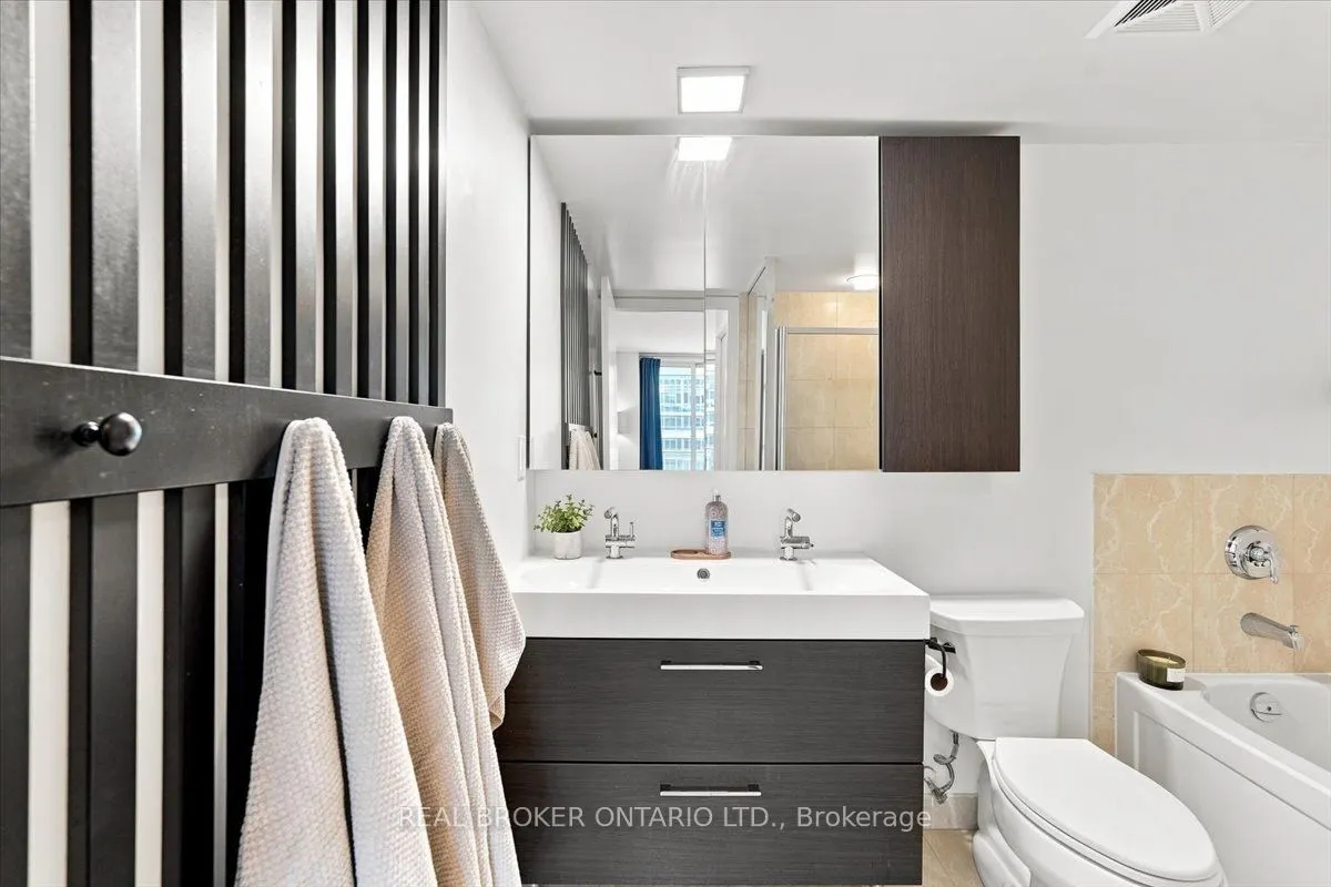 209 Fort York Boulevard #1468