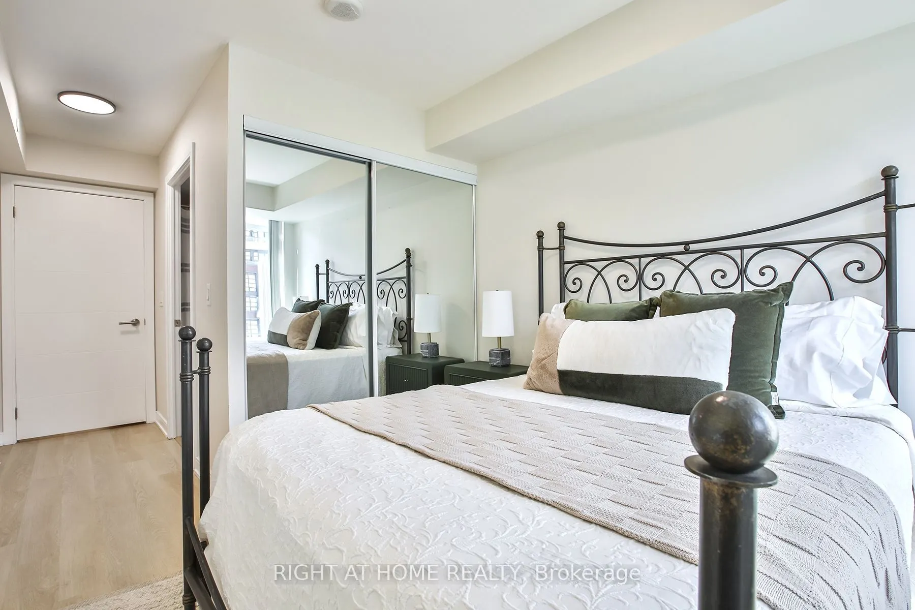 525 Adelaide Street W #1623