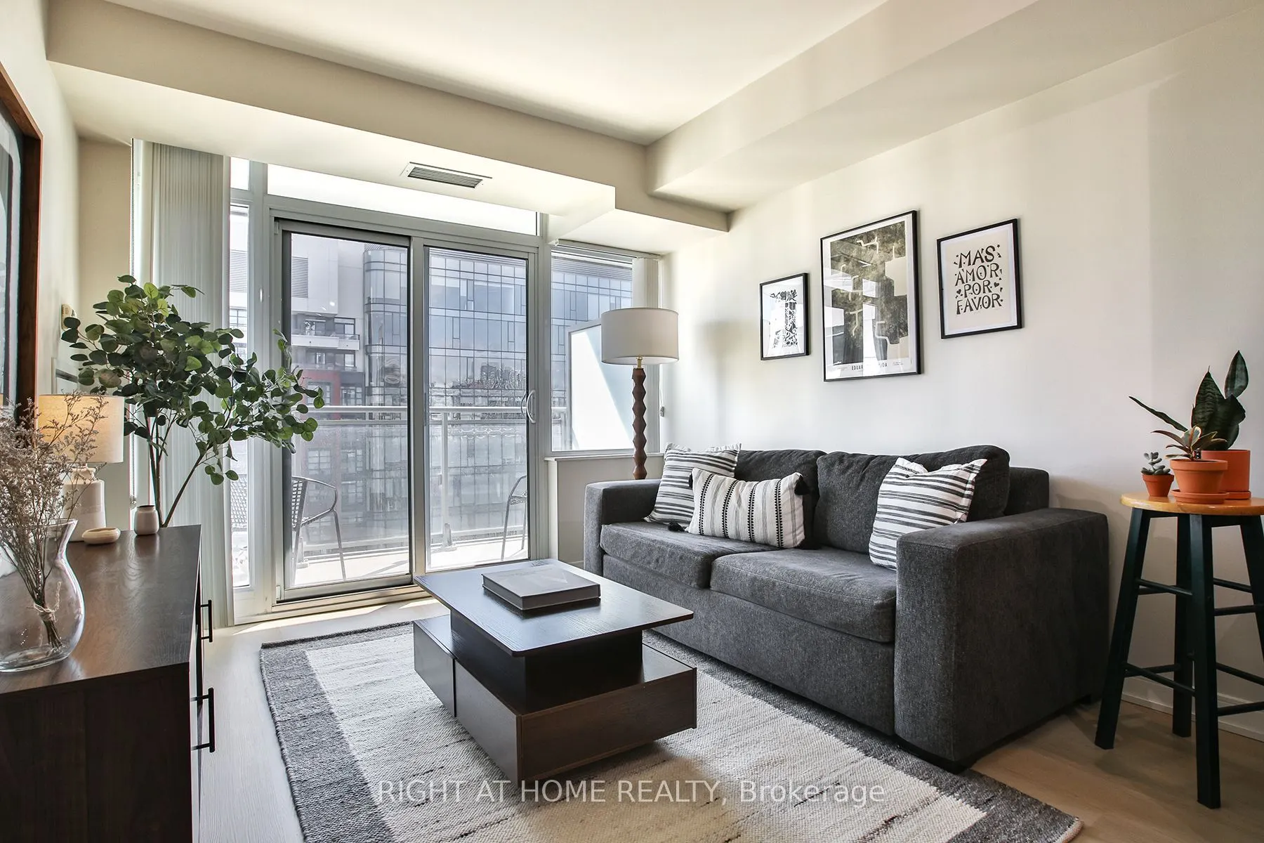 525 Adelaide Street W #1623