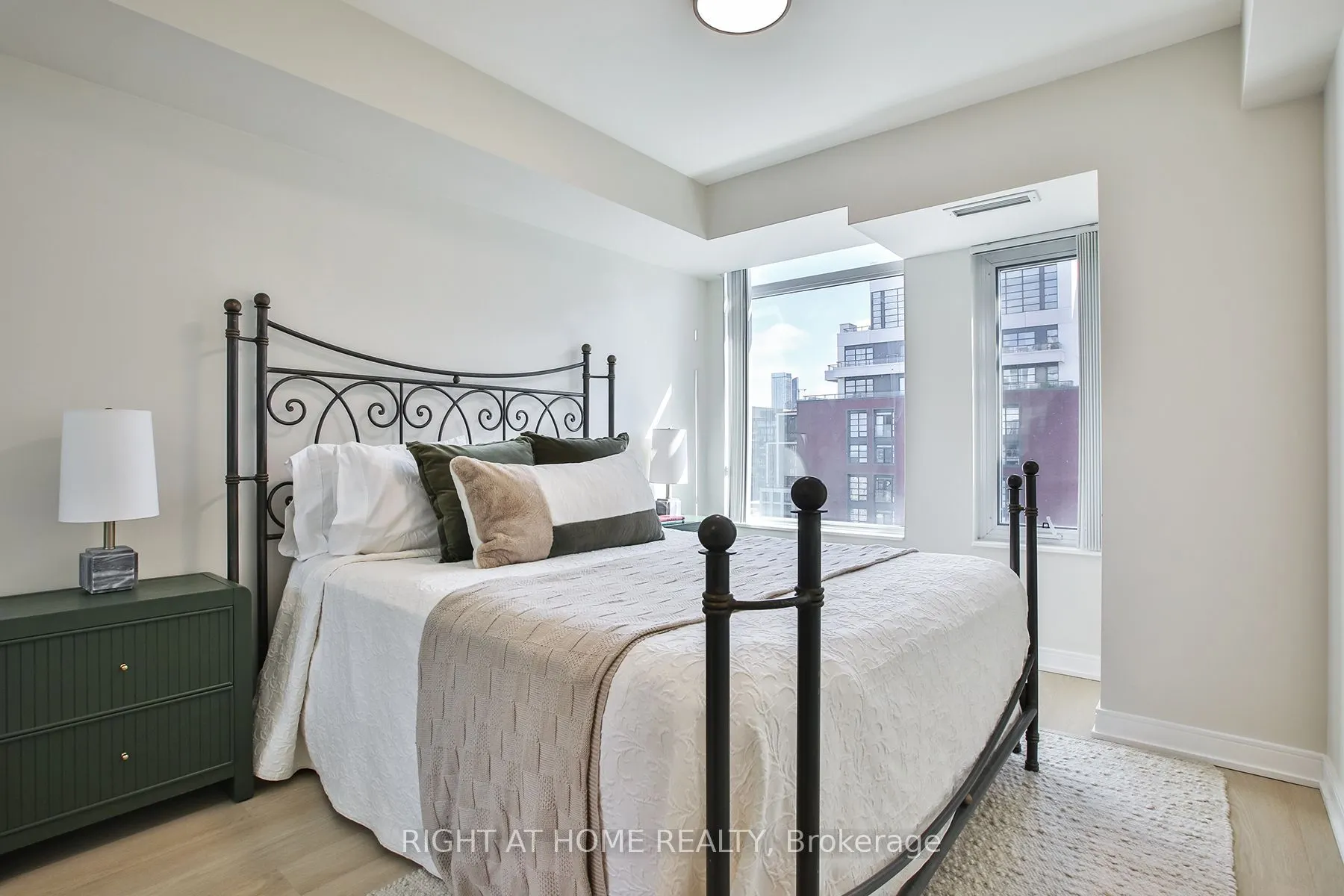 525 Adelaide Street W #1623