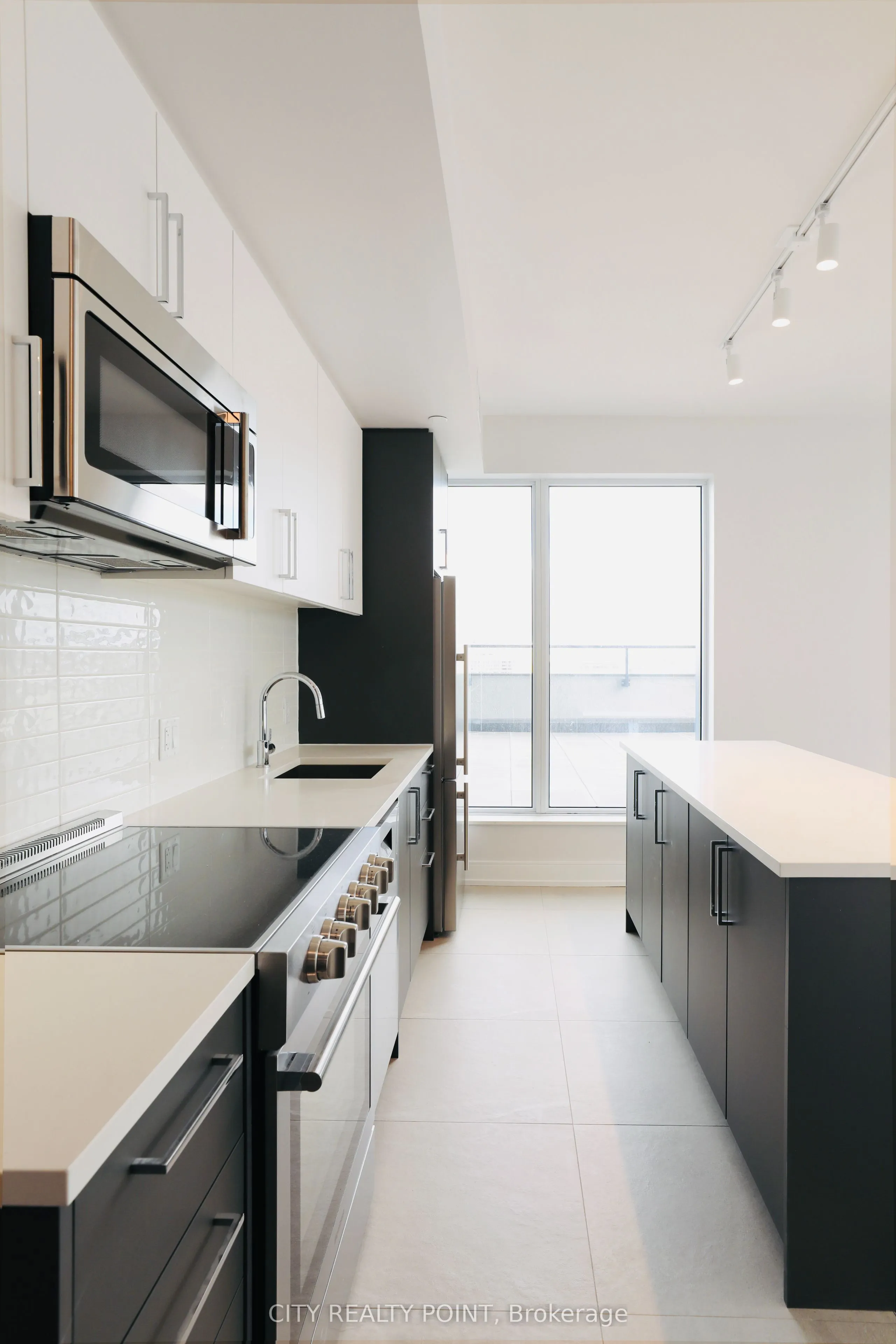 2525 Bathurst Street #909