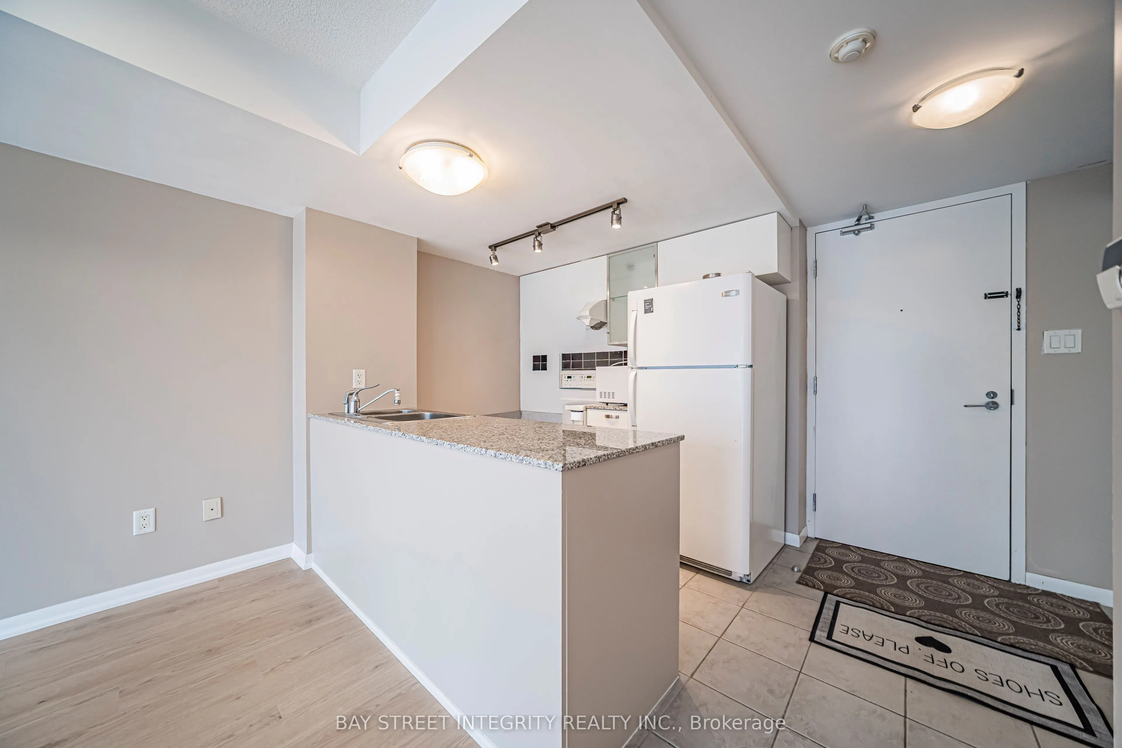 38 Grenville Street #1406