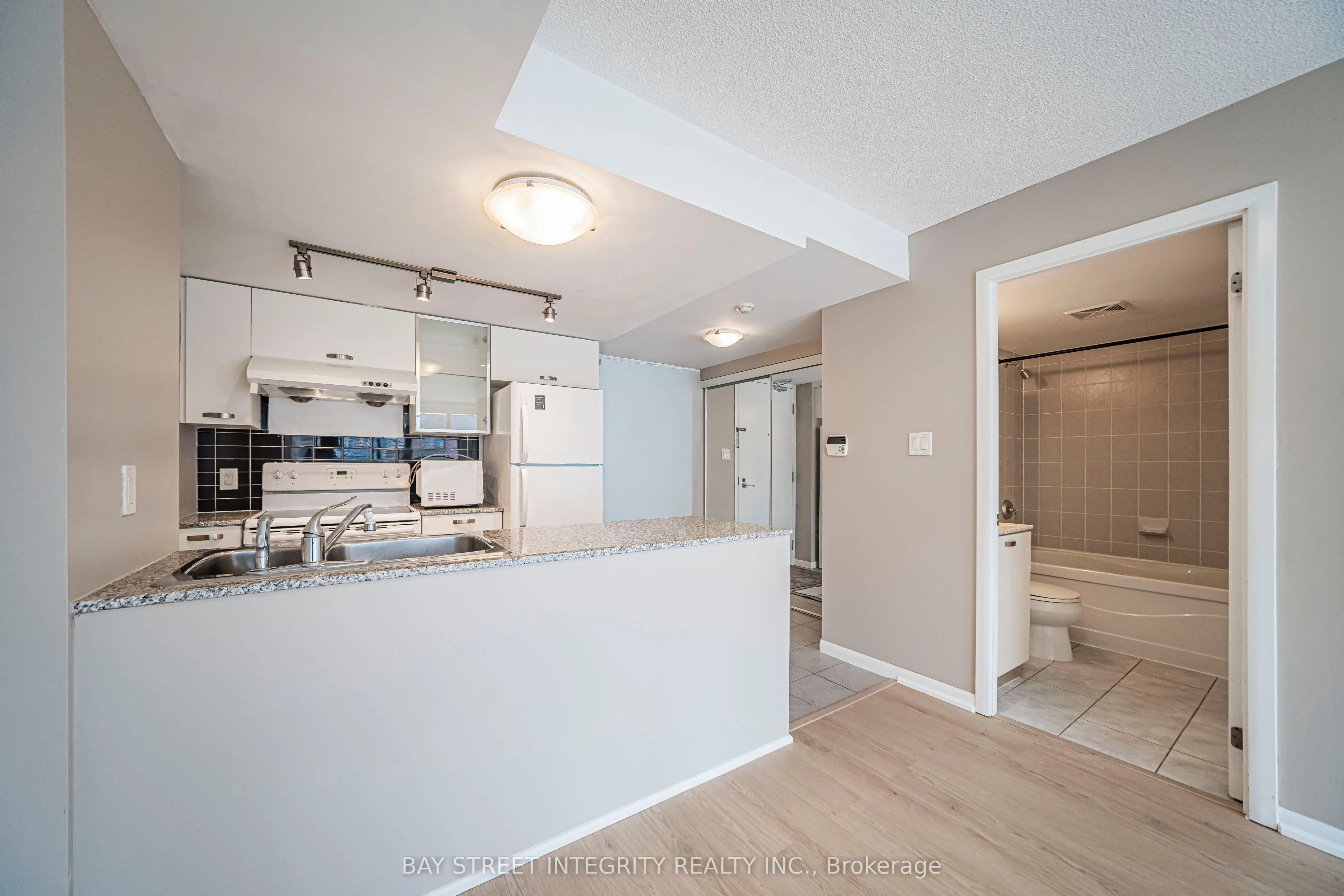 38 Grenville Street #1406