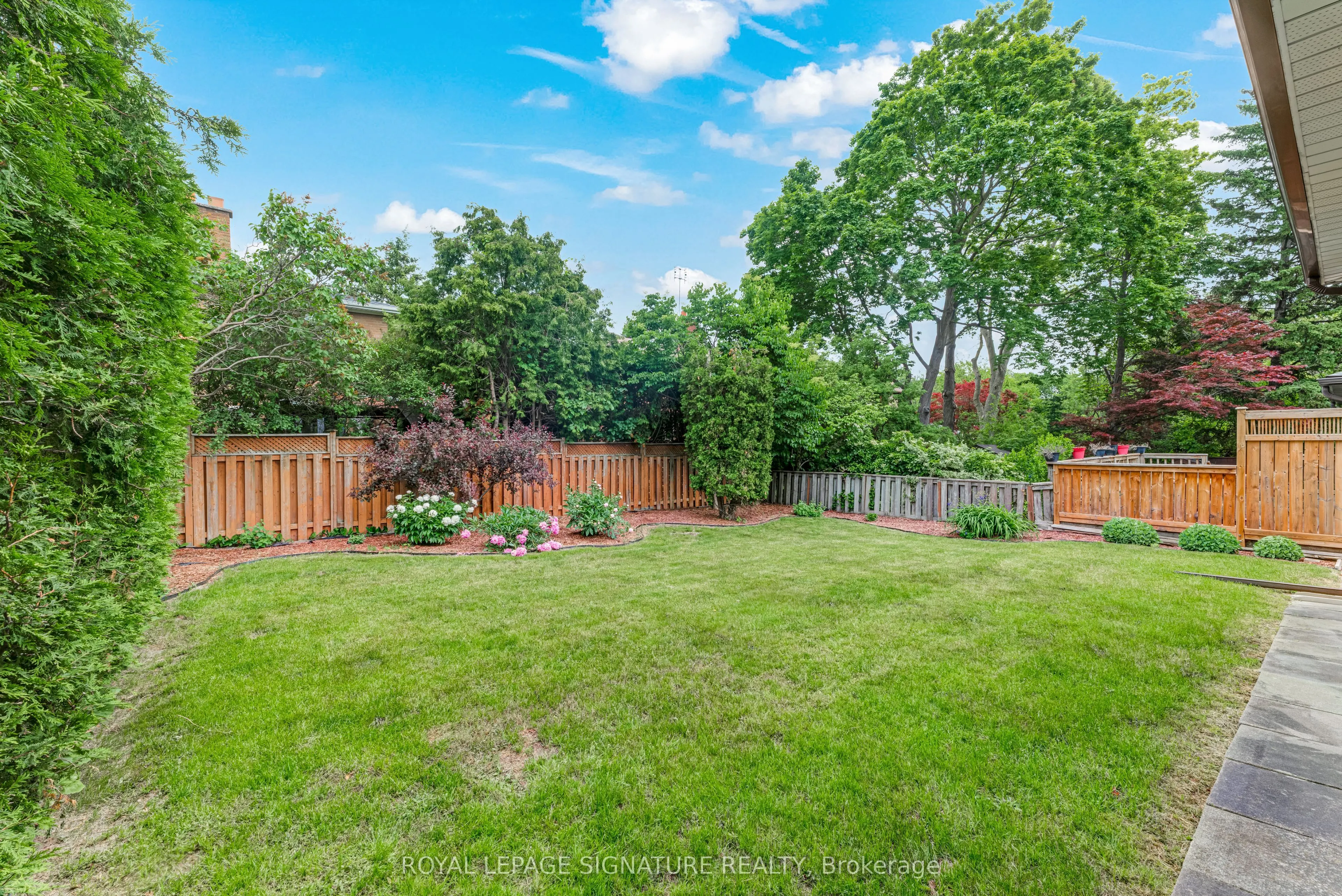 43 Viamede Crescent