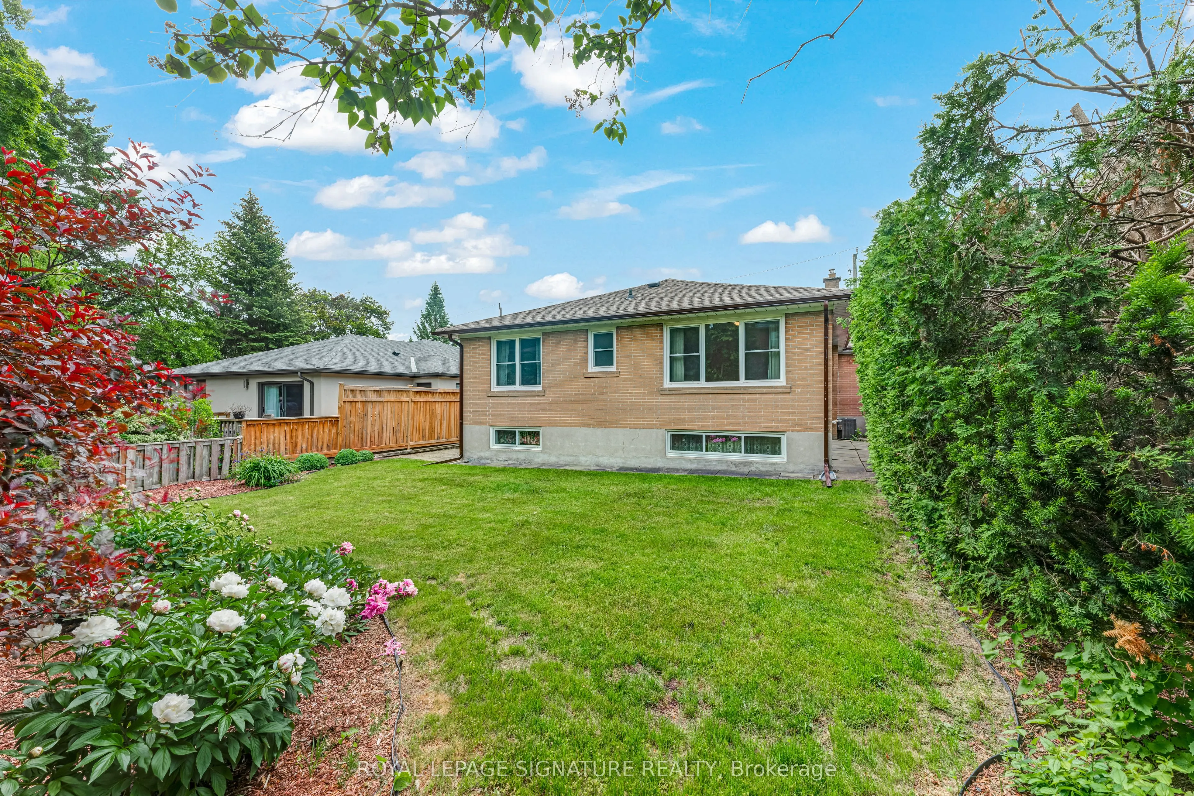 43 Viamede Crescent