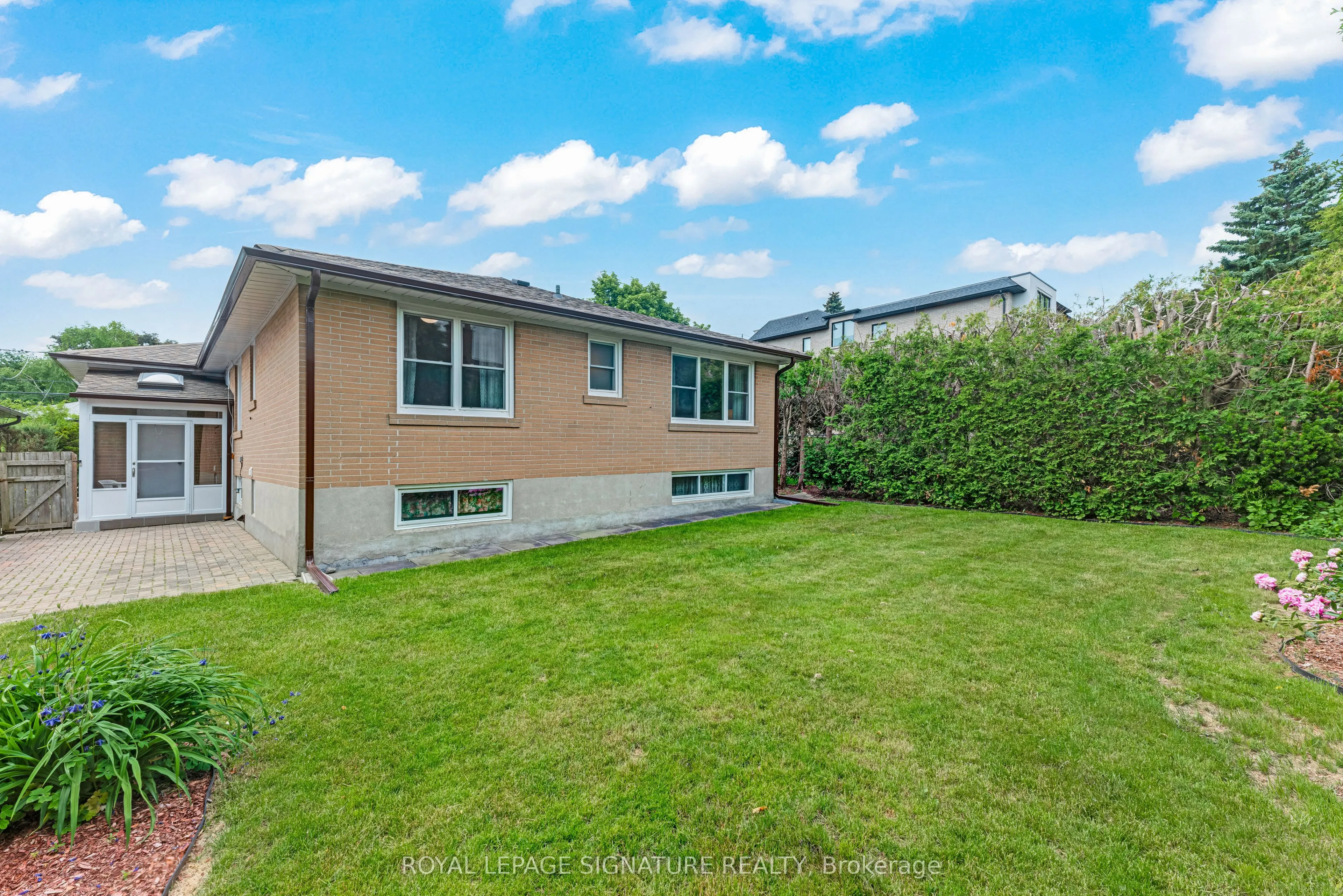 43 Viamede Crescent