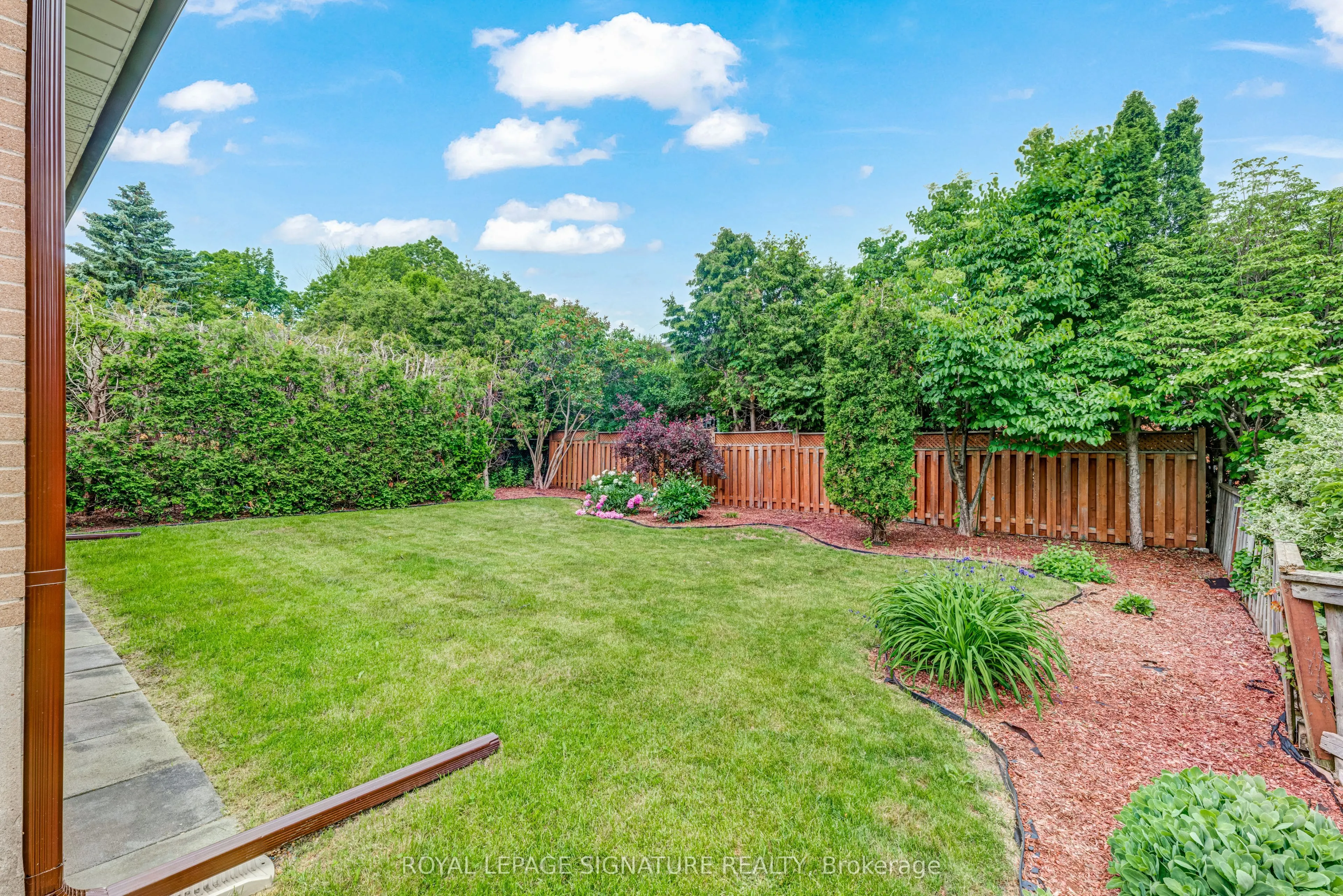 43 Viamede Crescent