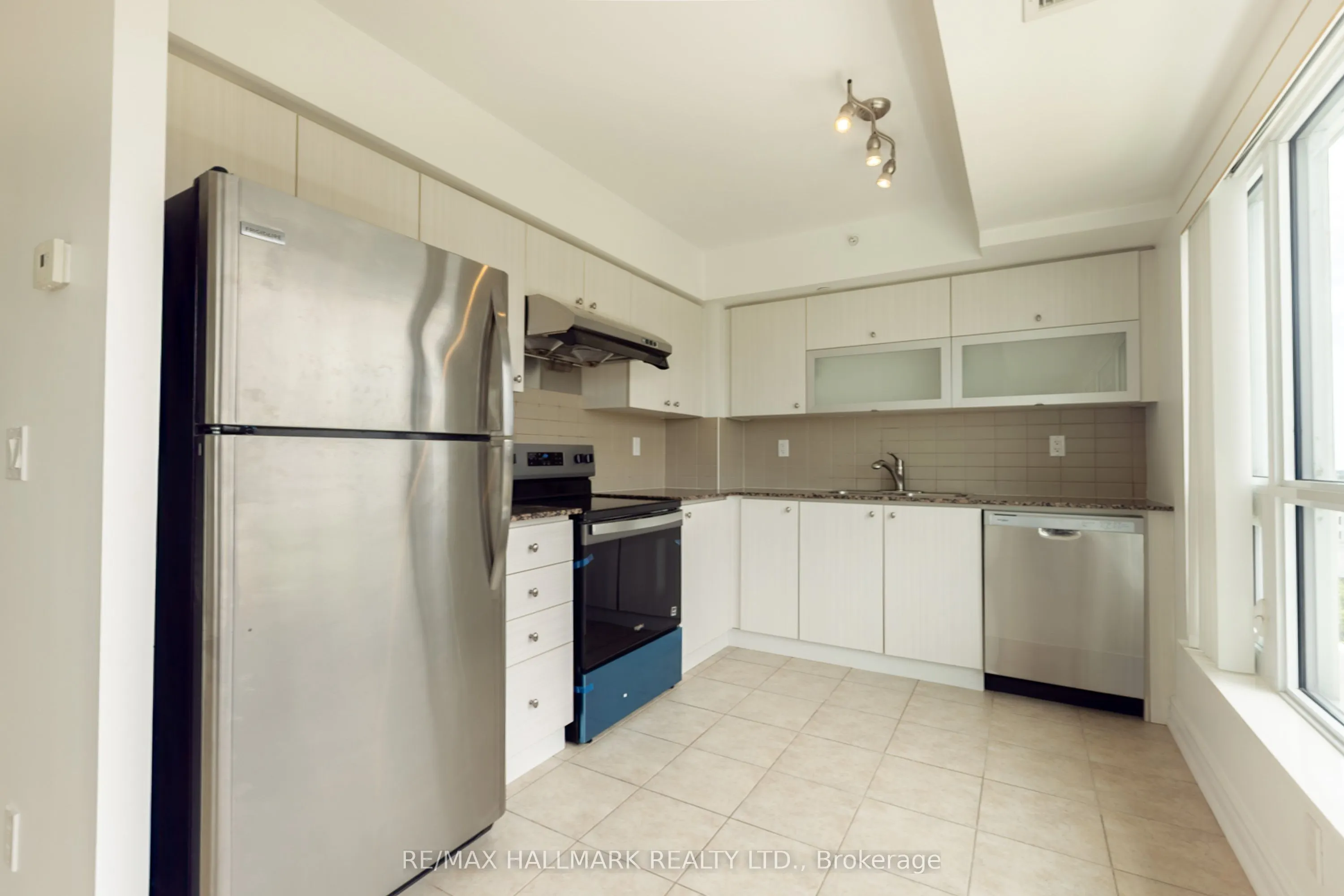 275 Yorkland Road #802
