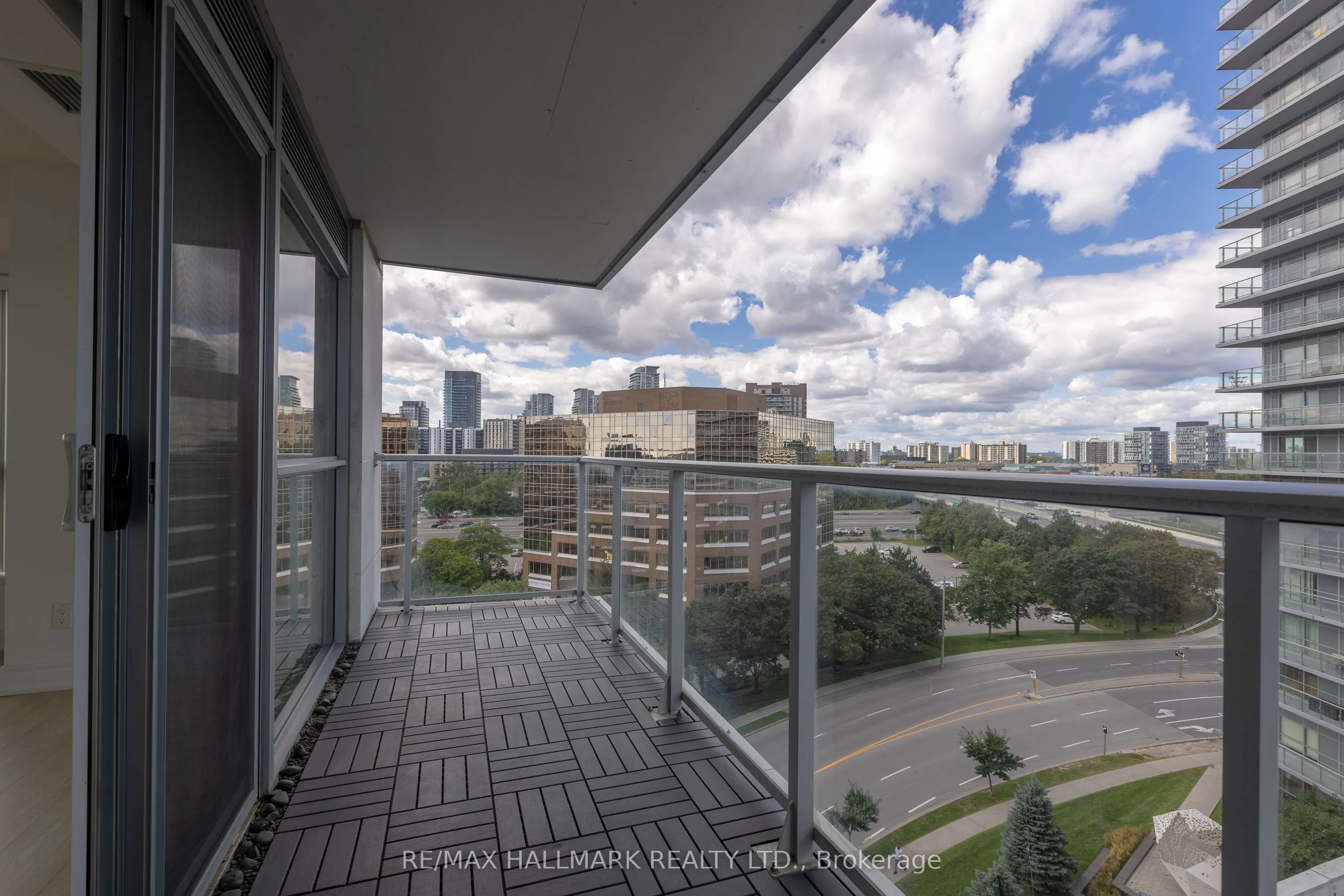 275 Yorkland Road #802