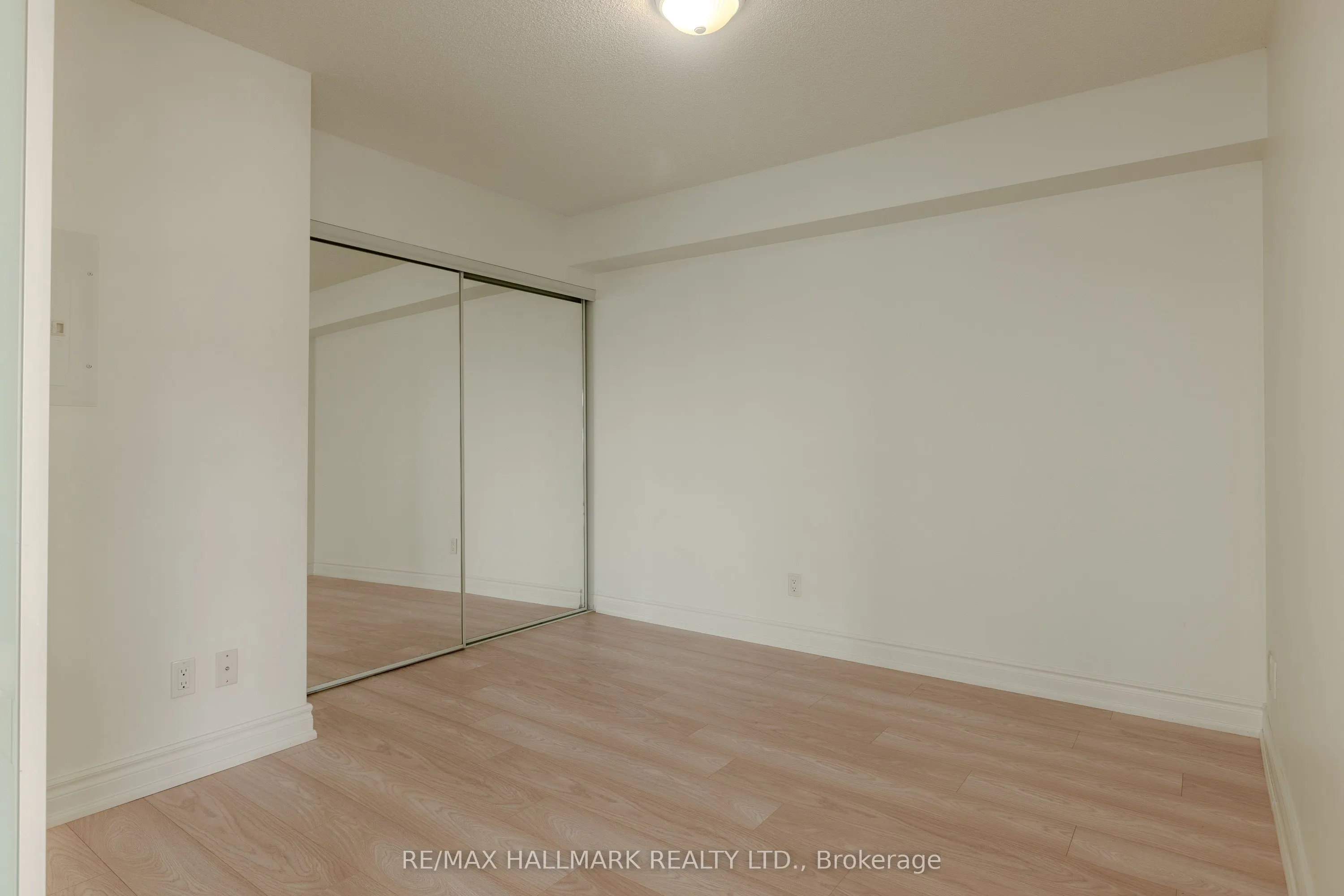 275 Yorkland Road #802