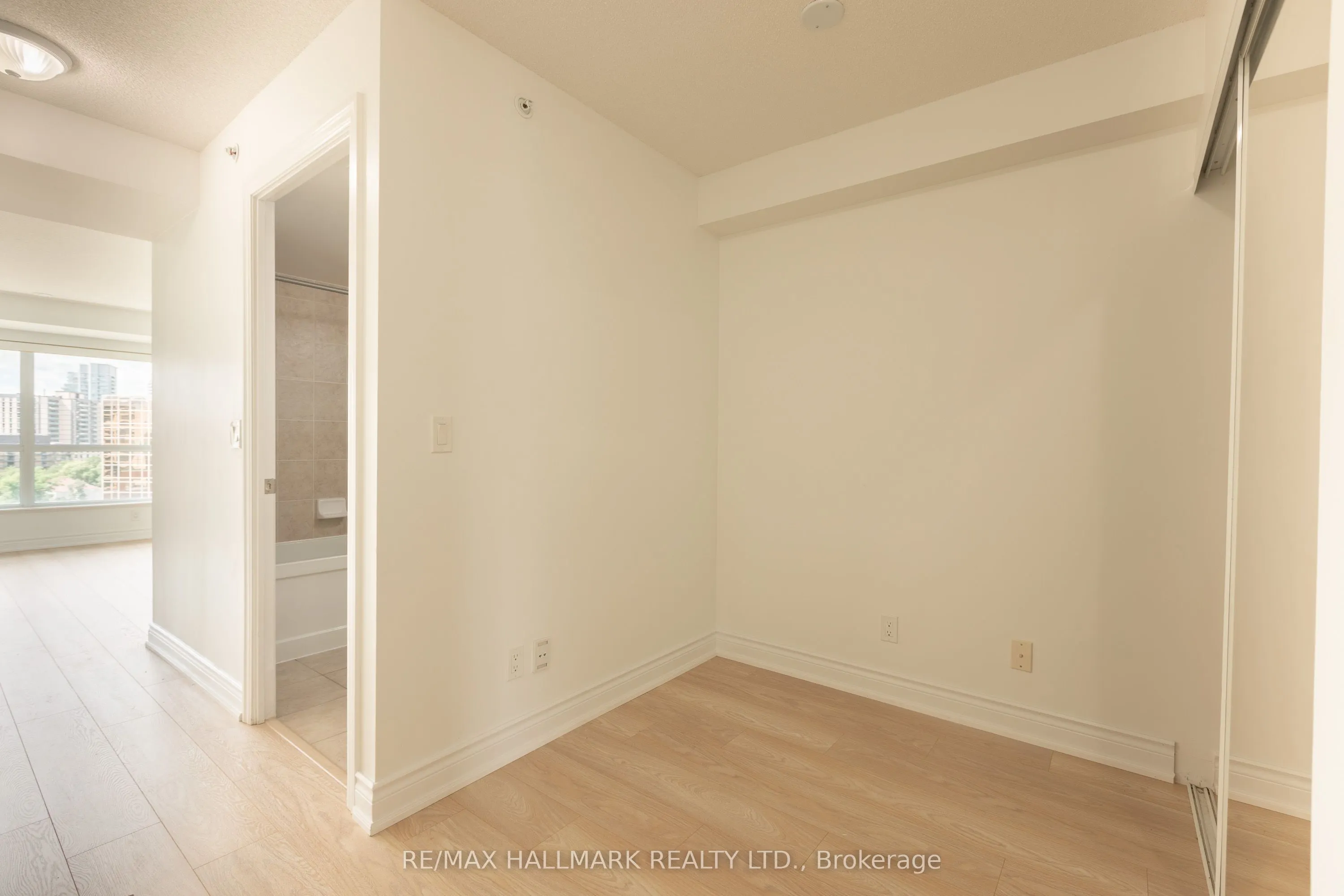 275 Yorkland Road #802