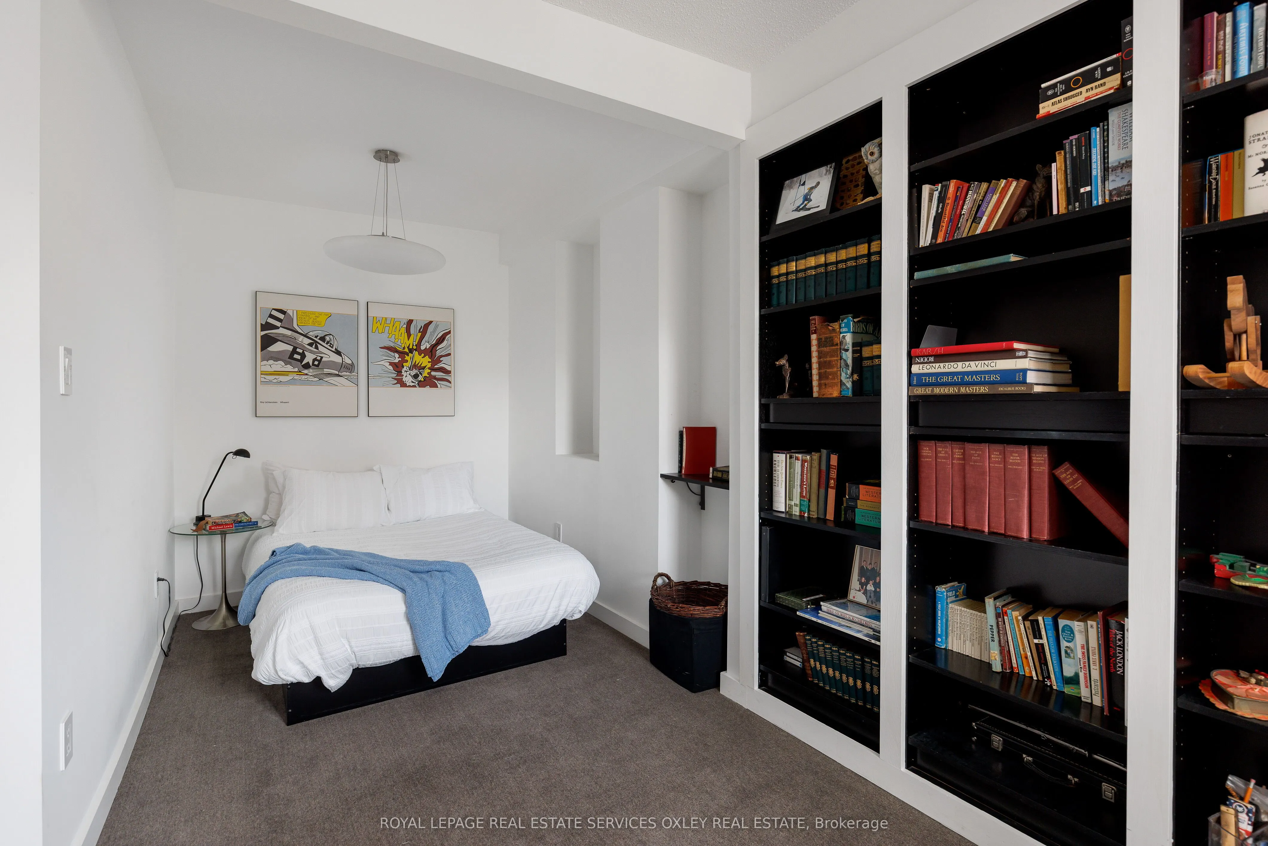 28 Roxborough Street W