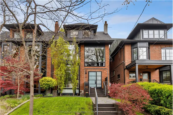 28 Roxborough Street W