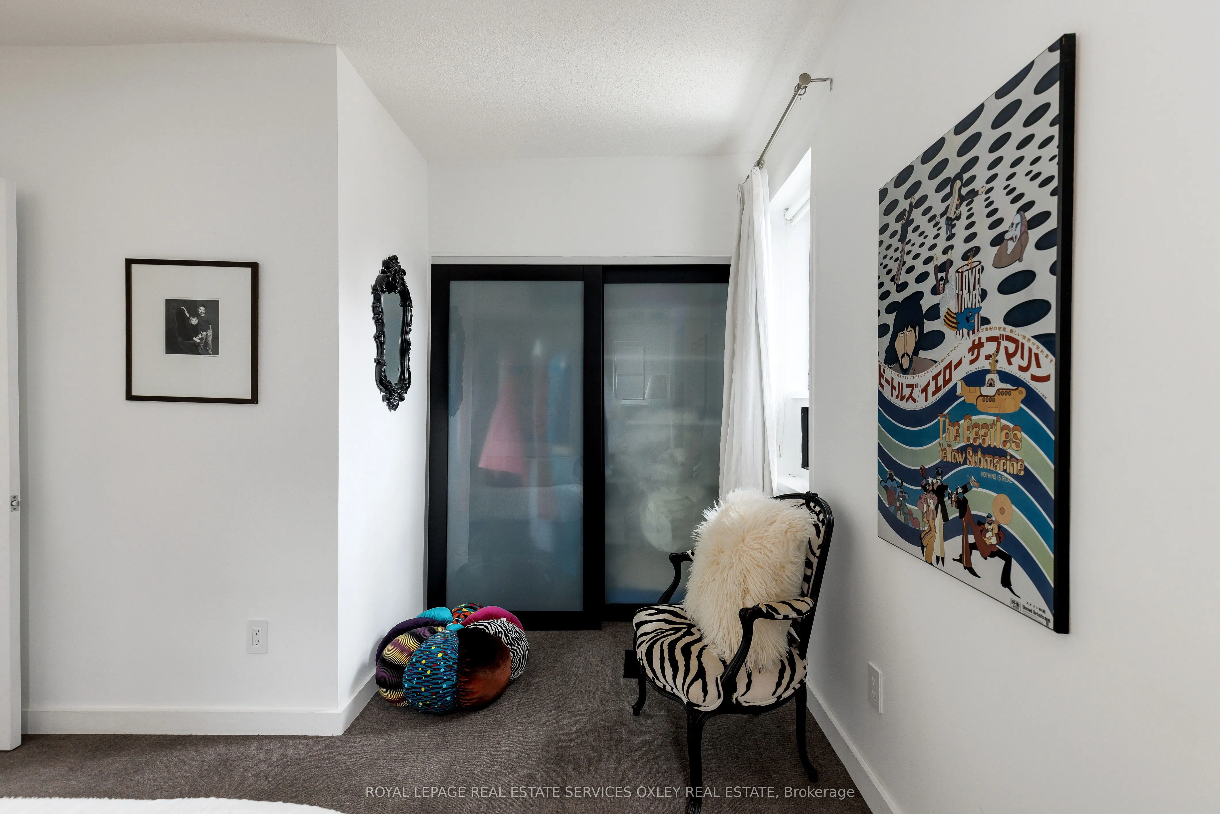 28 Roxborough Street W
