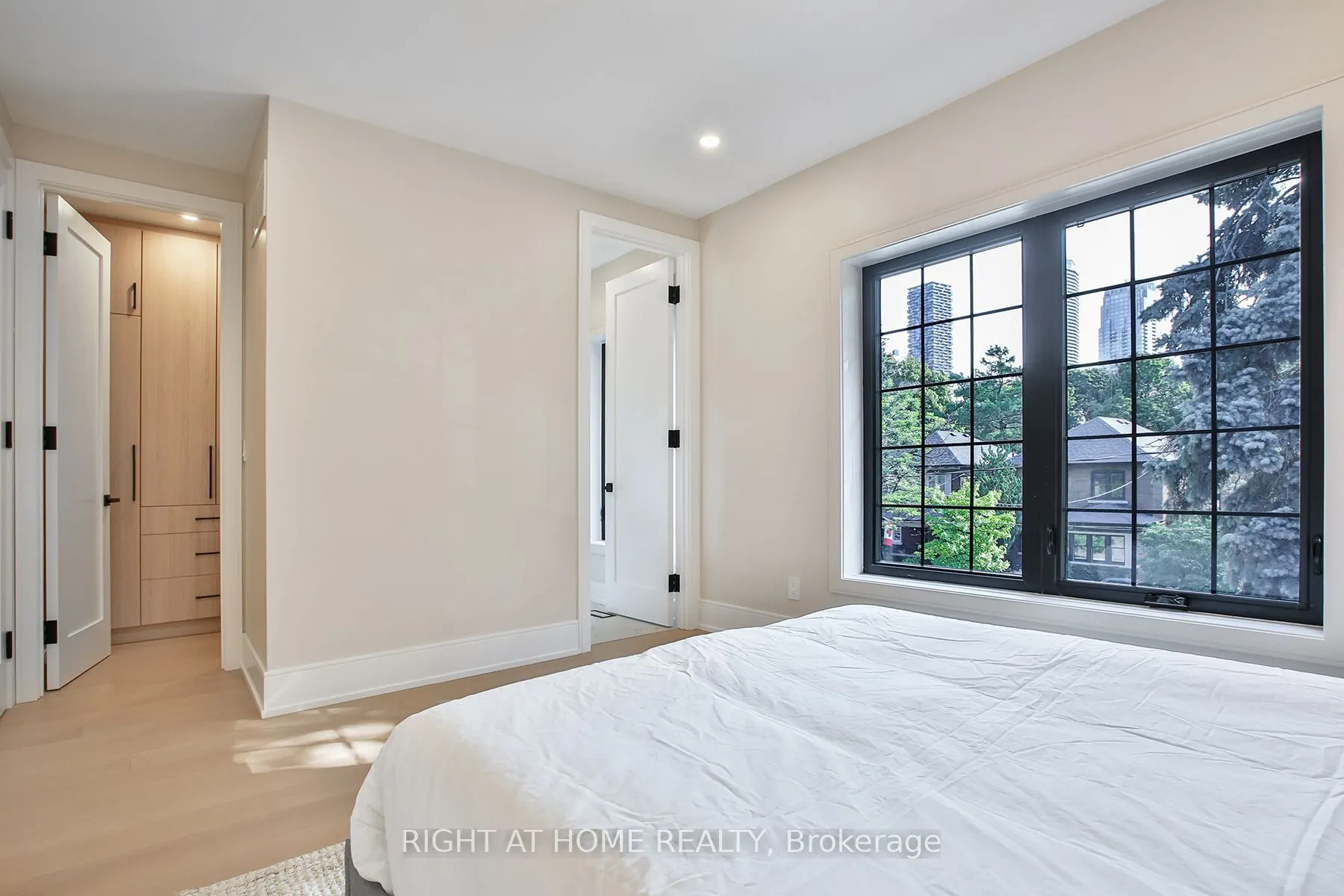 106 Eastbourne Avenue