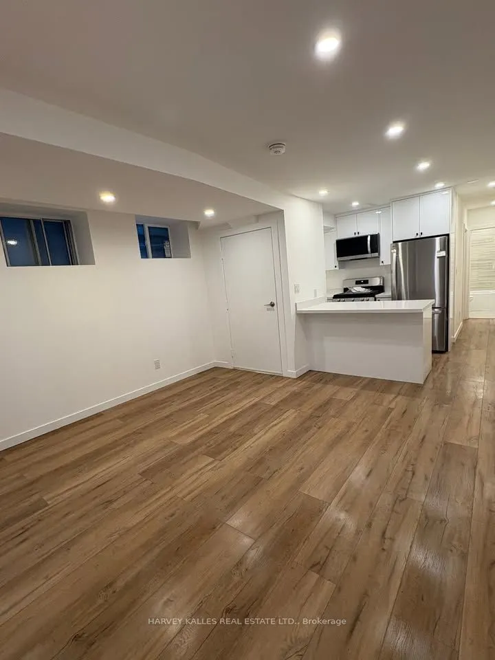 557 Crawford Street #Lower