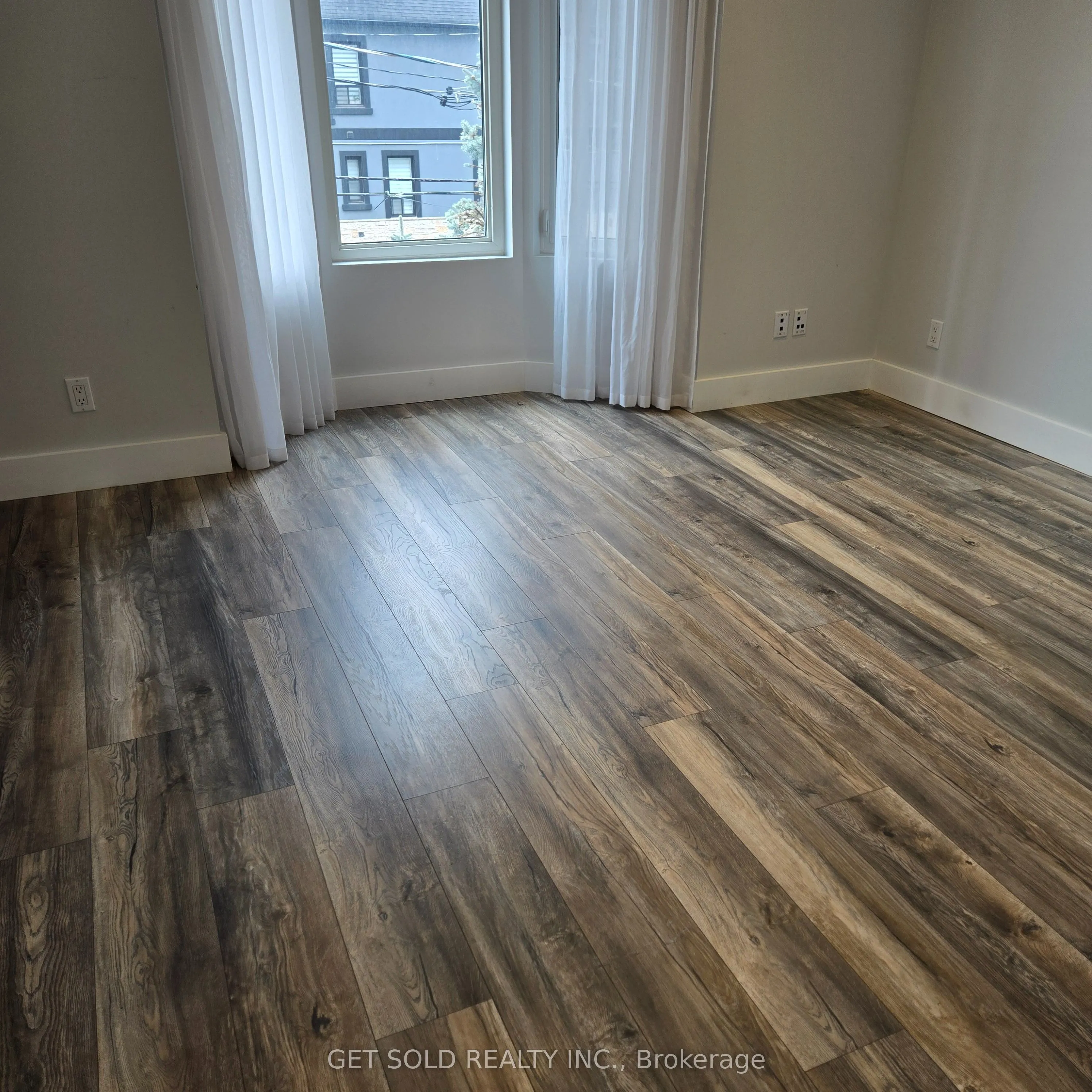 348 Dupont Street