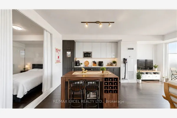 330 Richmond Street W #1010