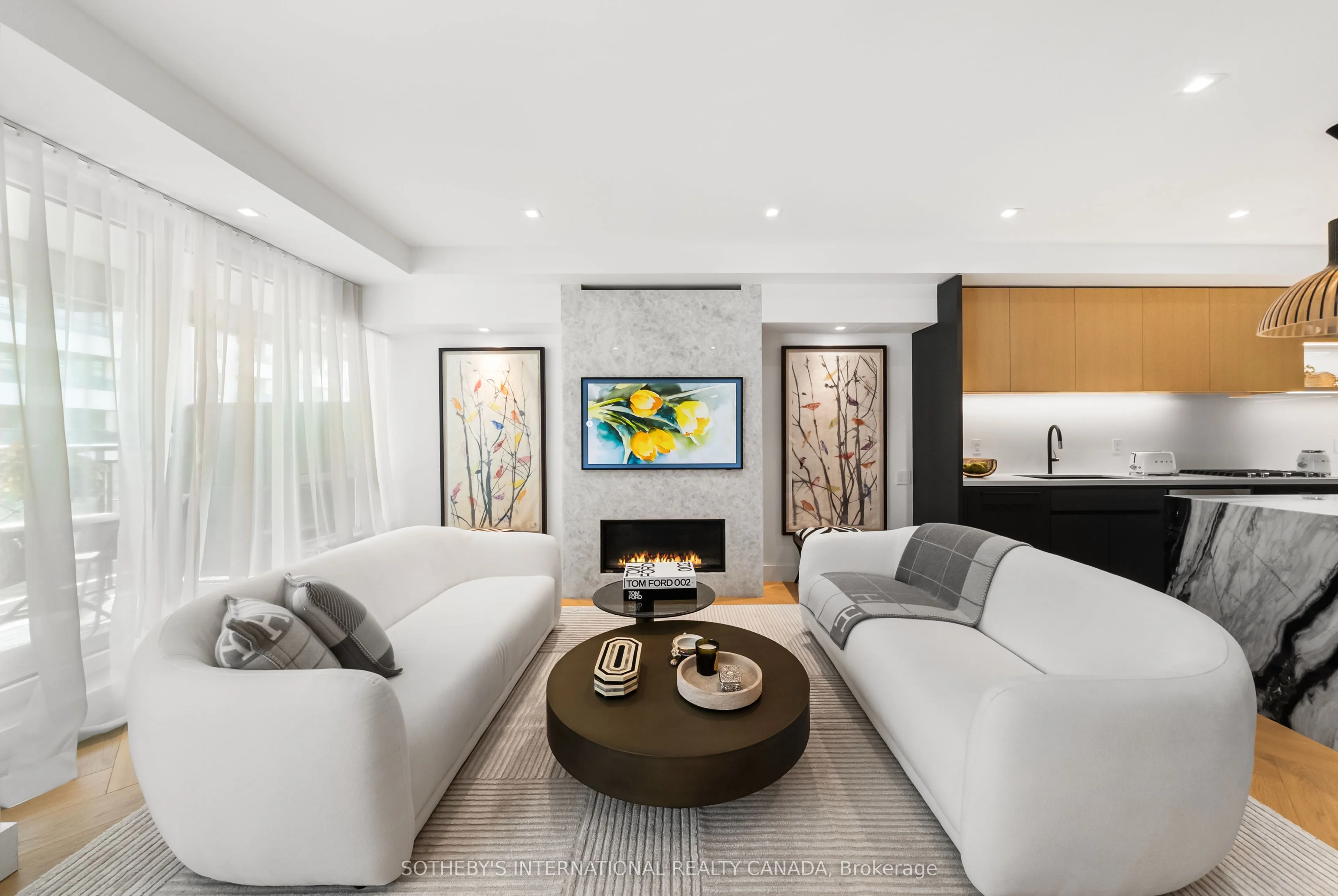 20 Scrivener Square #716