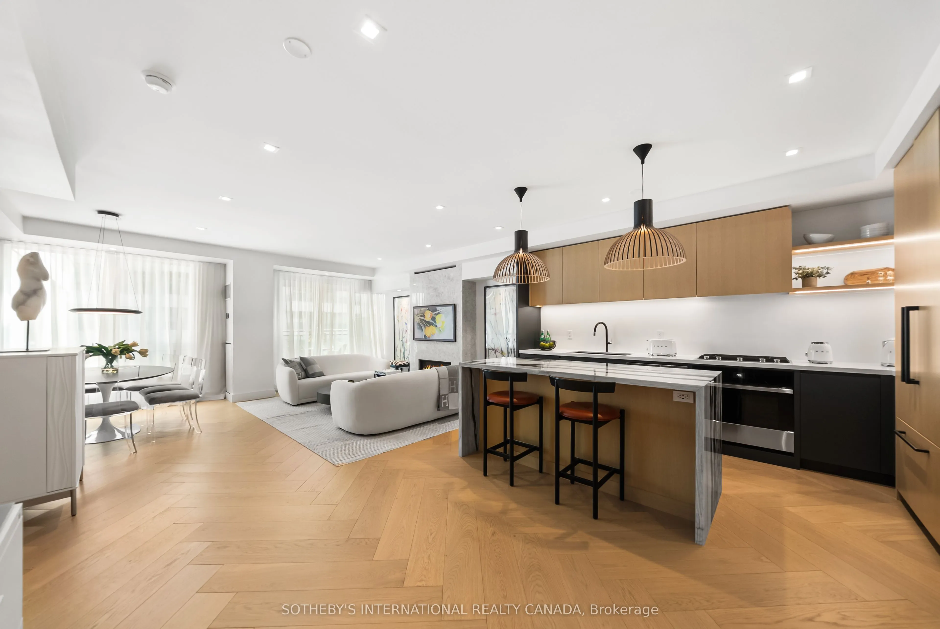 20 Scrivener Square #716