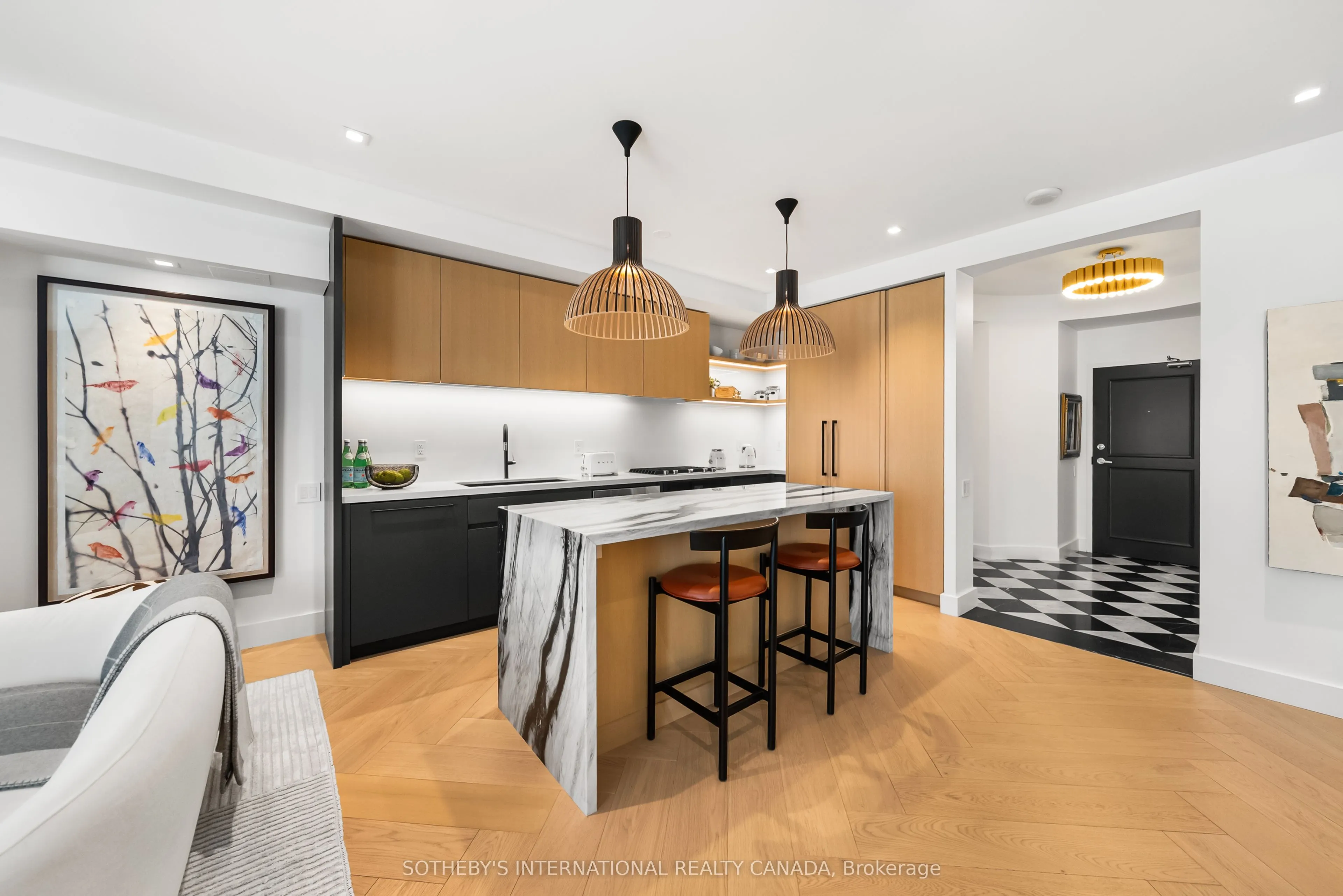 20 Scrivener Square #716