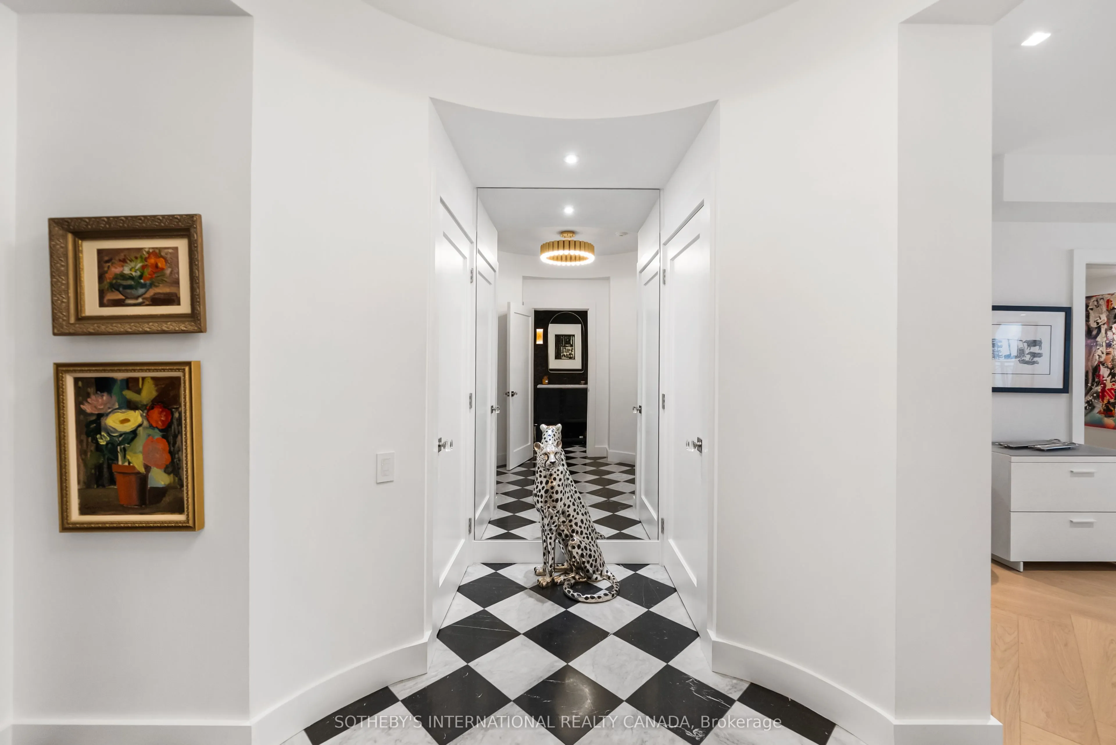20 Scrivener Square #716