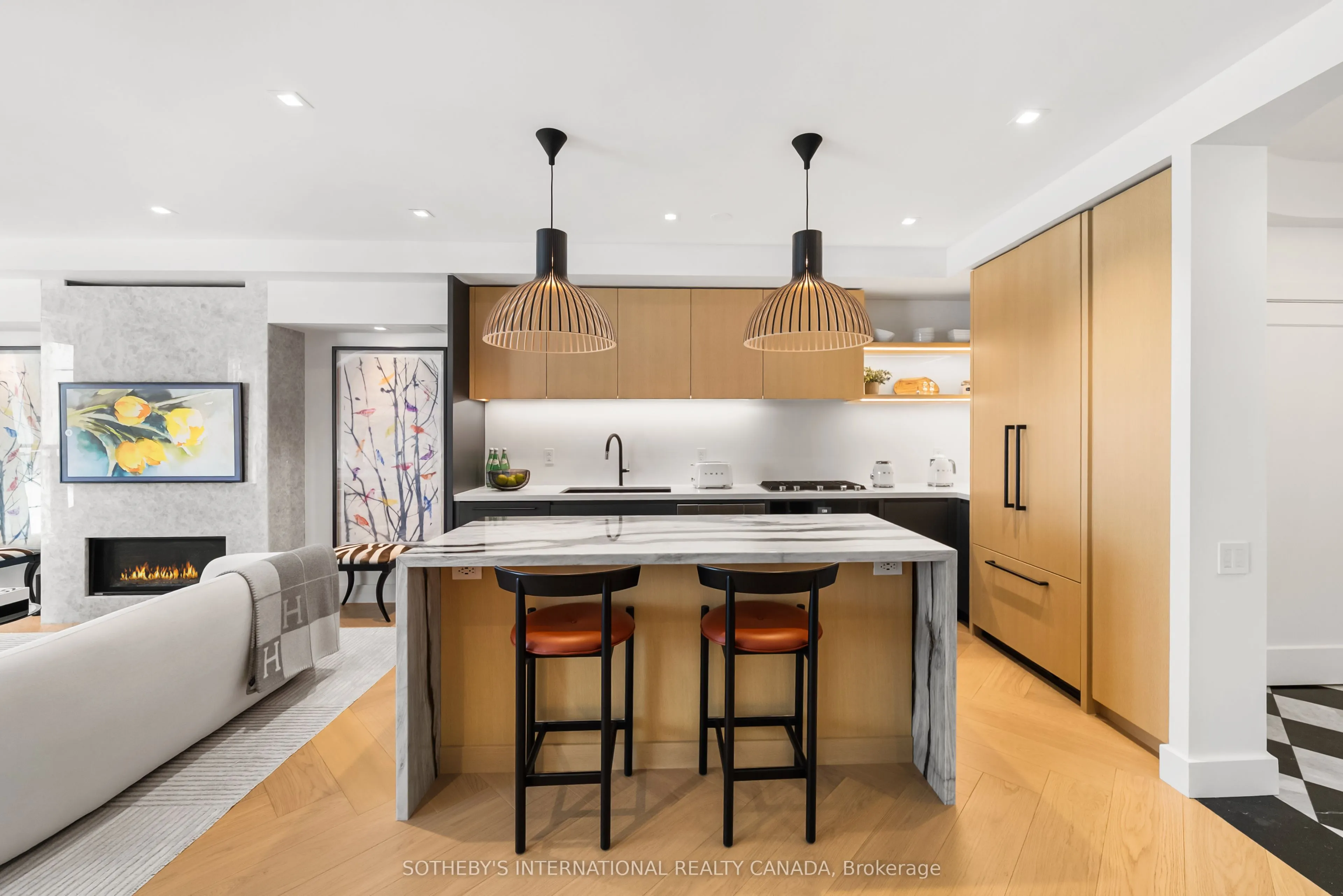 20 Scrivener Square #716