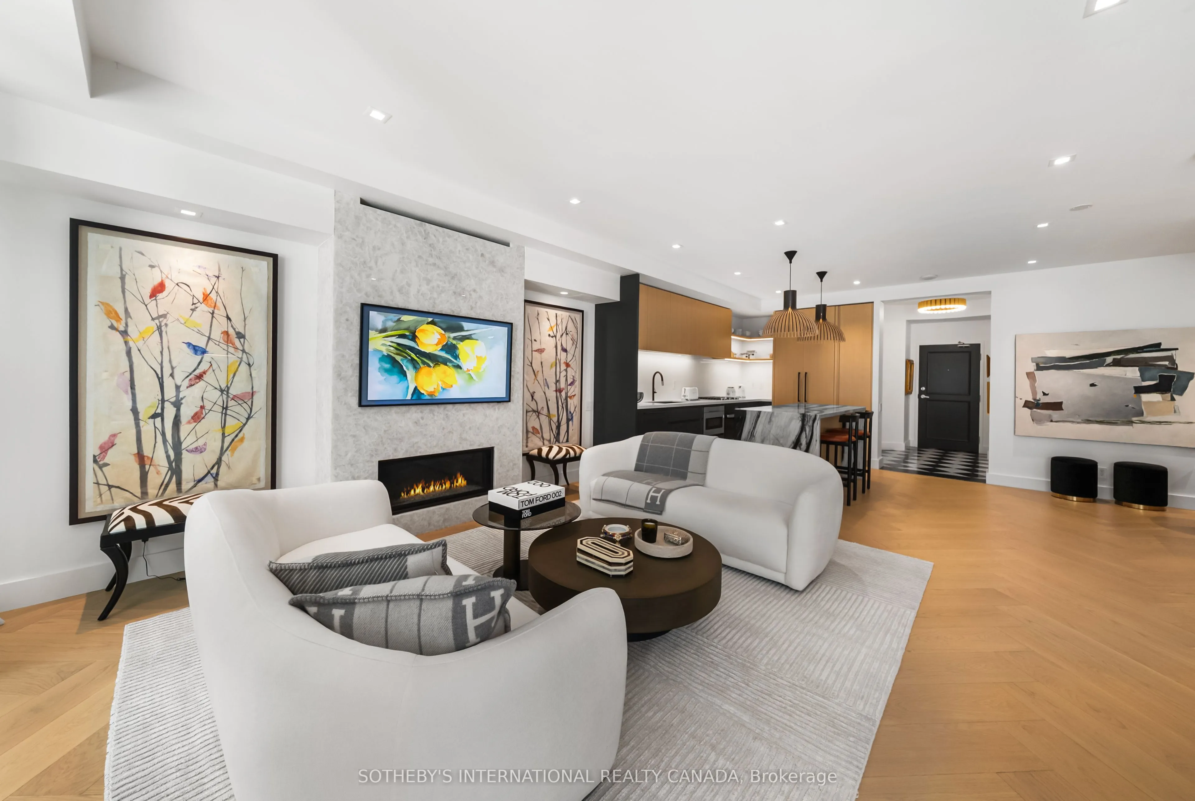 20 Scrivener Square #716