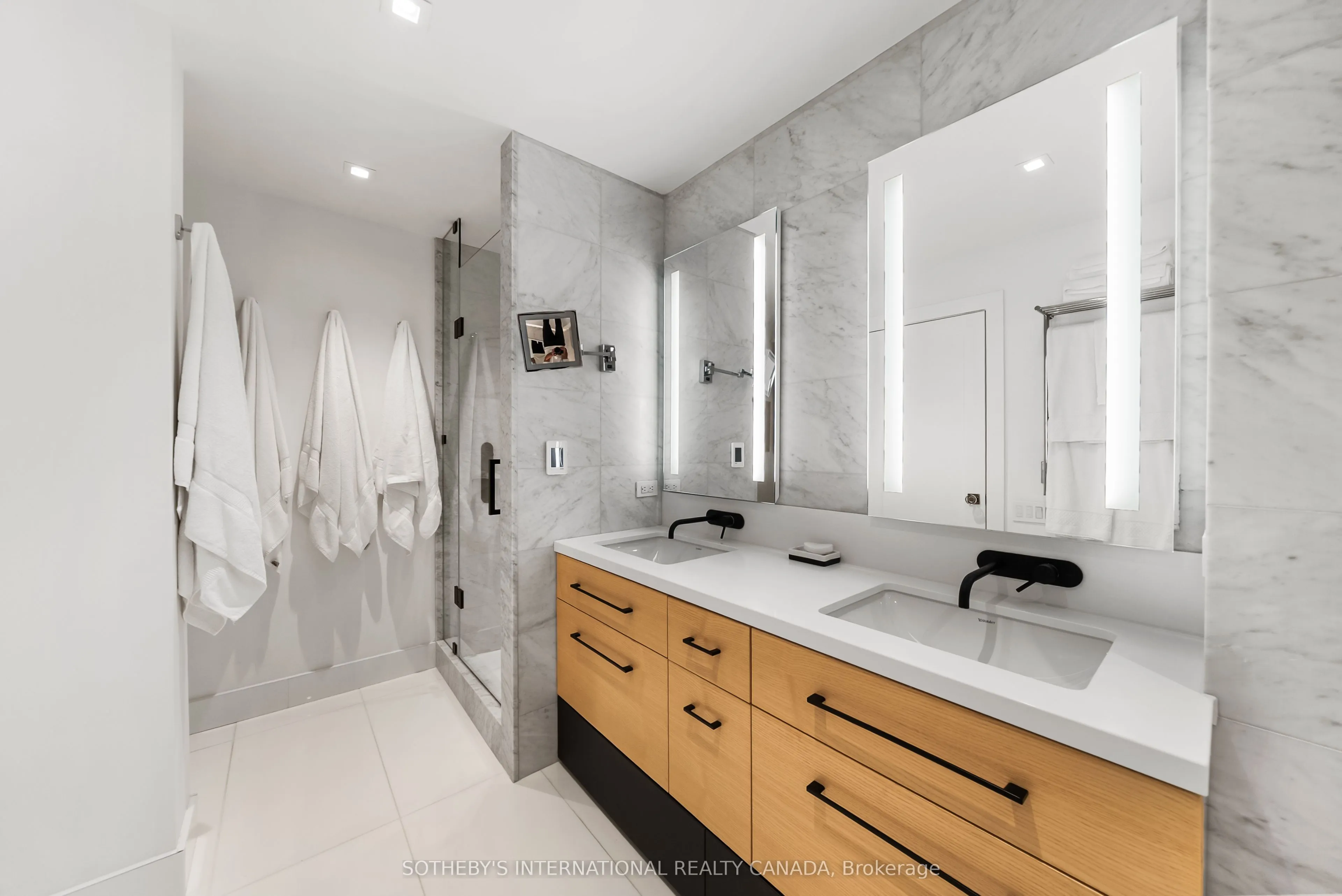 20 Scrivener Square #716