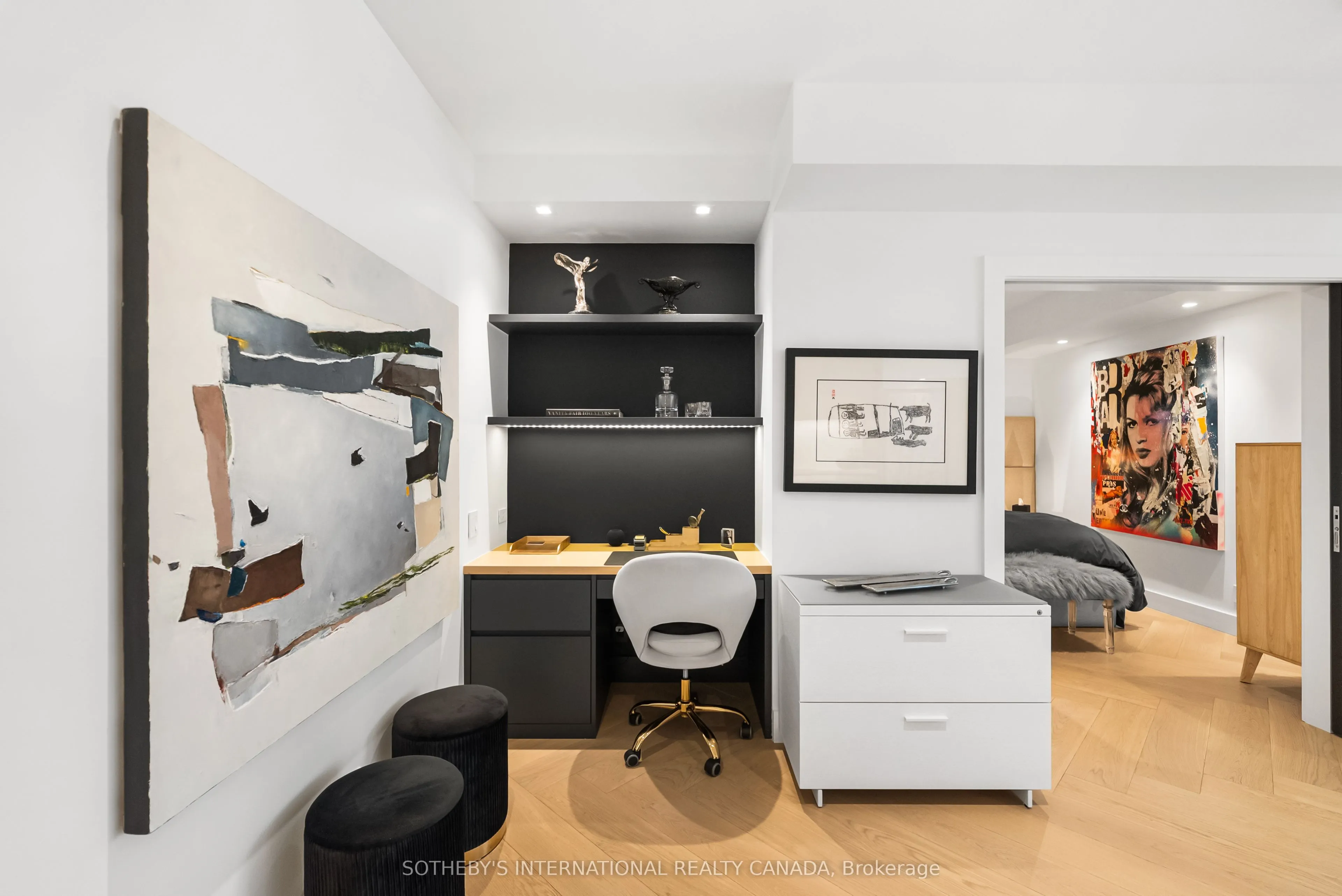 20 Scrivener Square #716