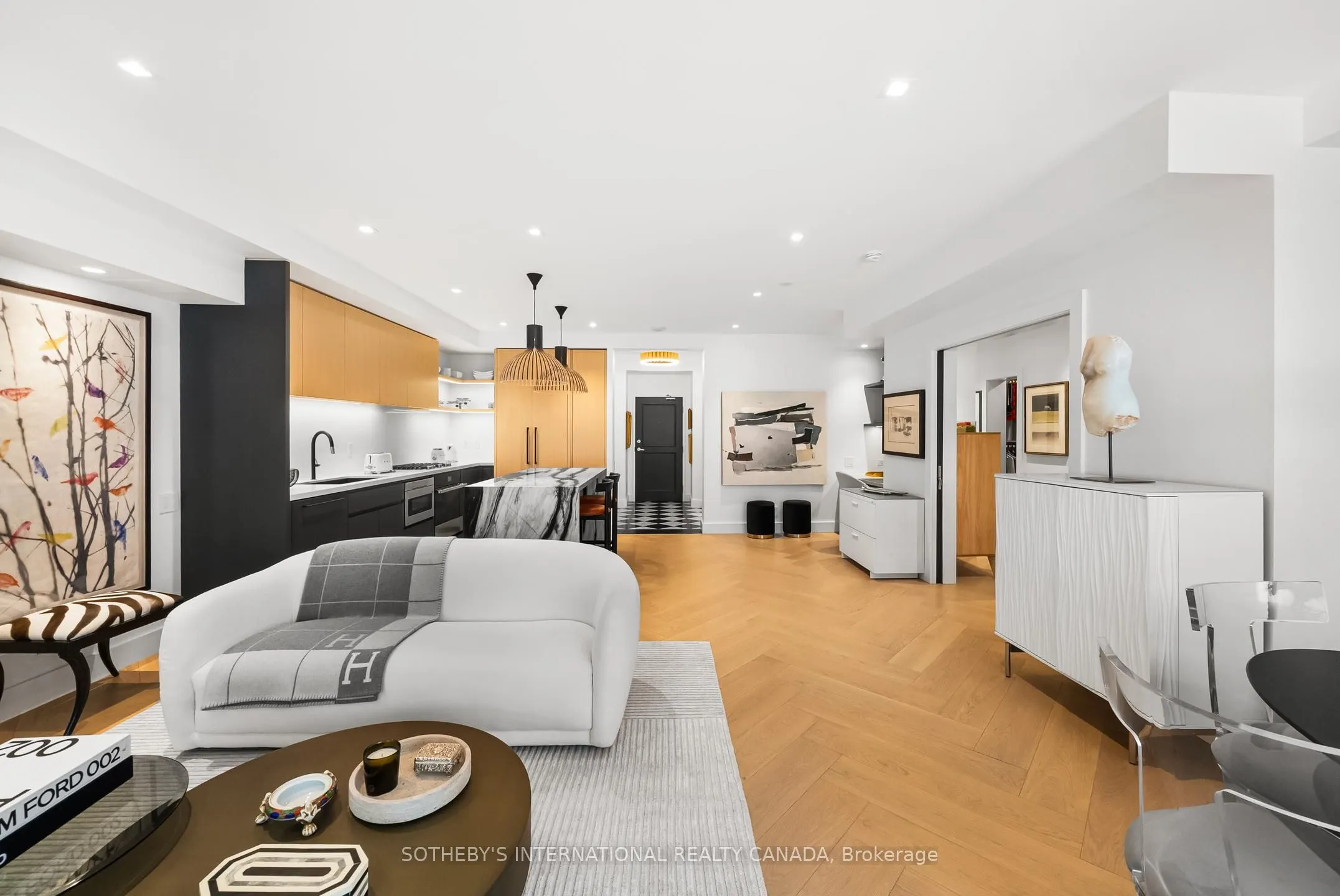 20 Scrivener Square #716