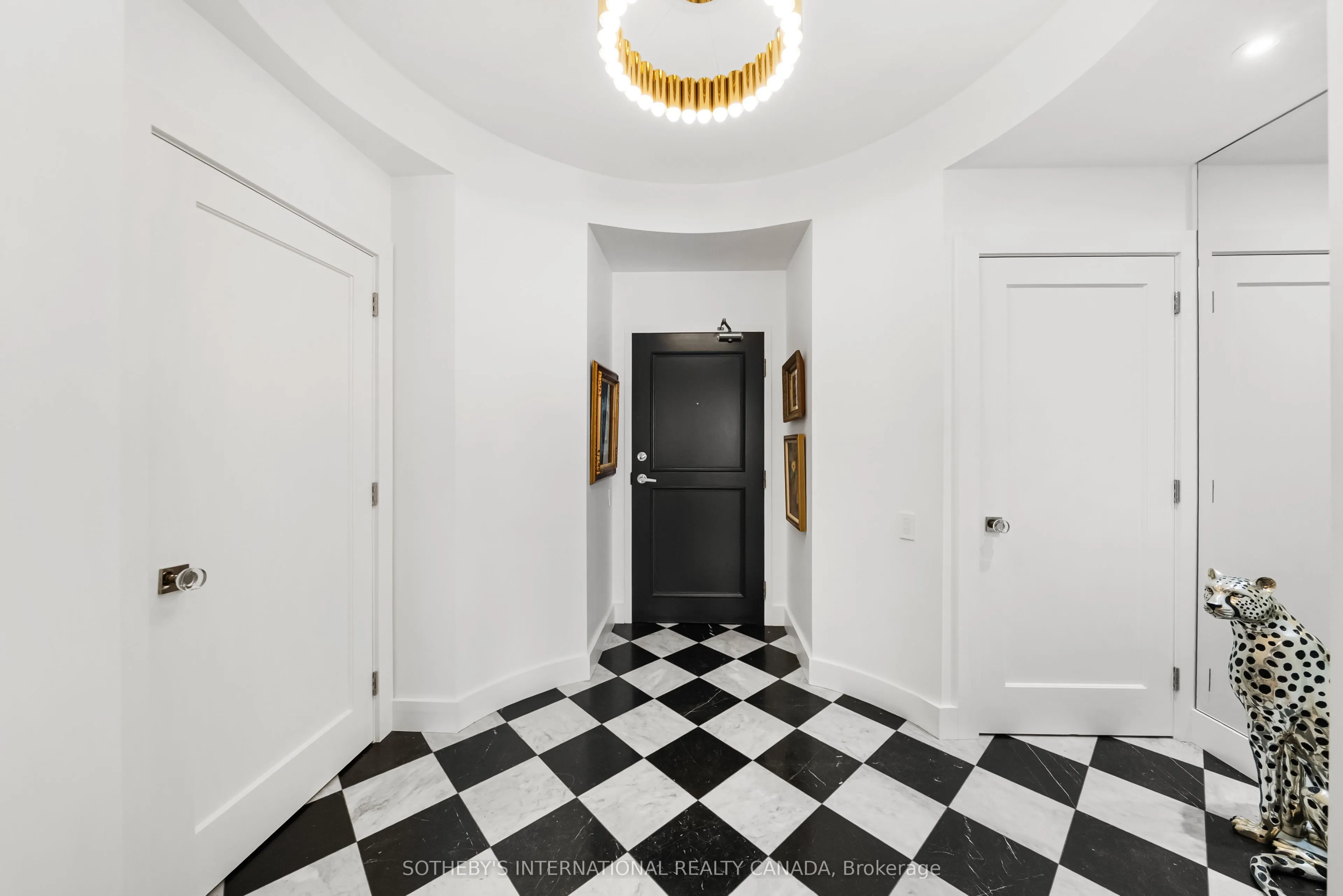 20 Scrivener Square #716