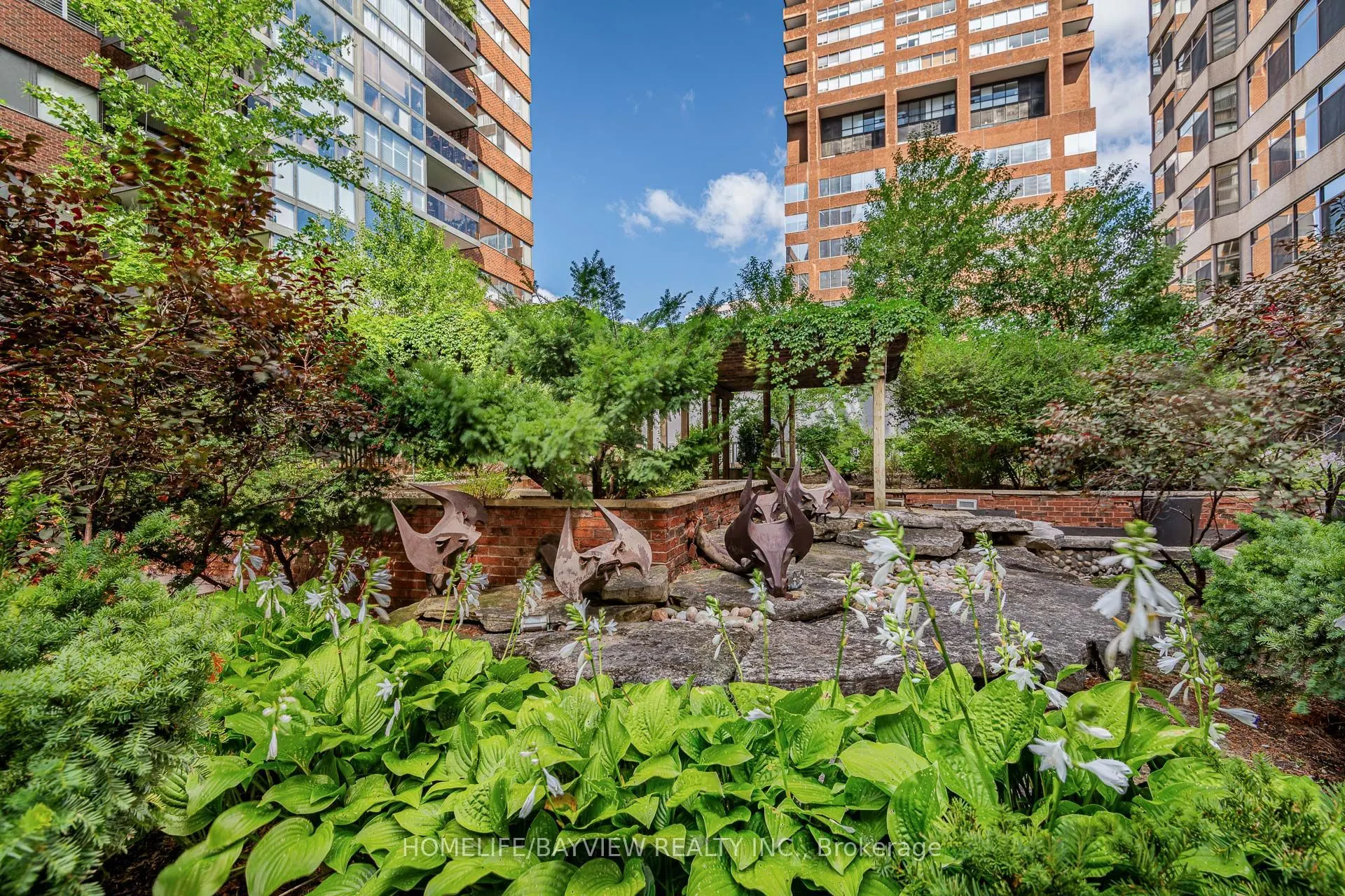 15 Mcmurrich Street #108