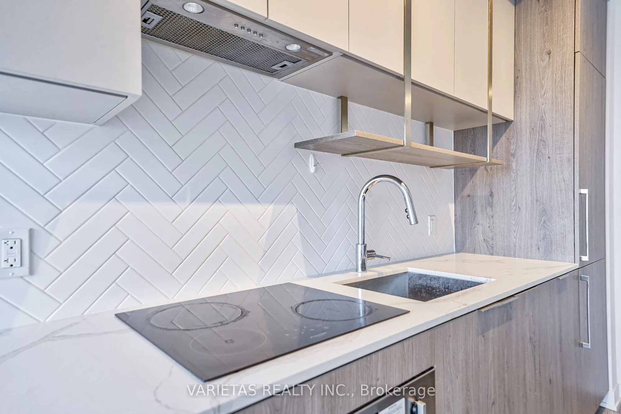 15 Holmes Avenue #1906