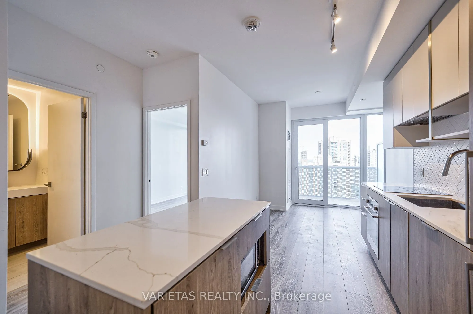 15 Holmes Avenue #1906