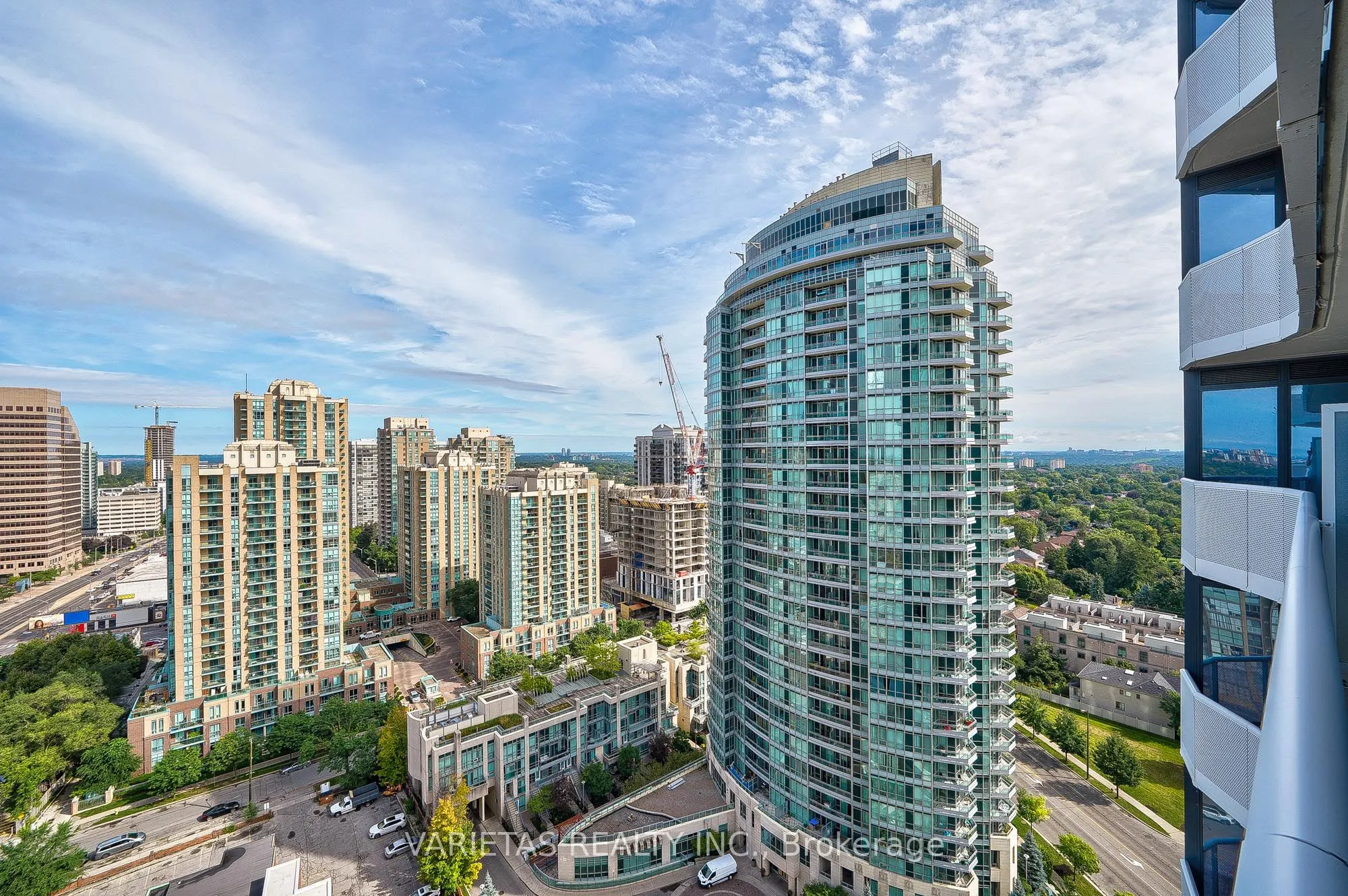 15 Holmes Avenue #1906