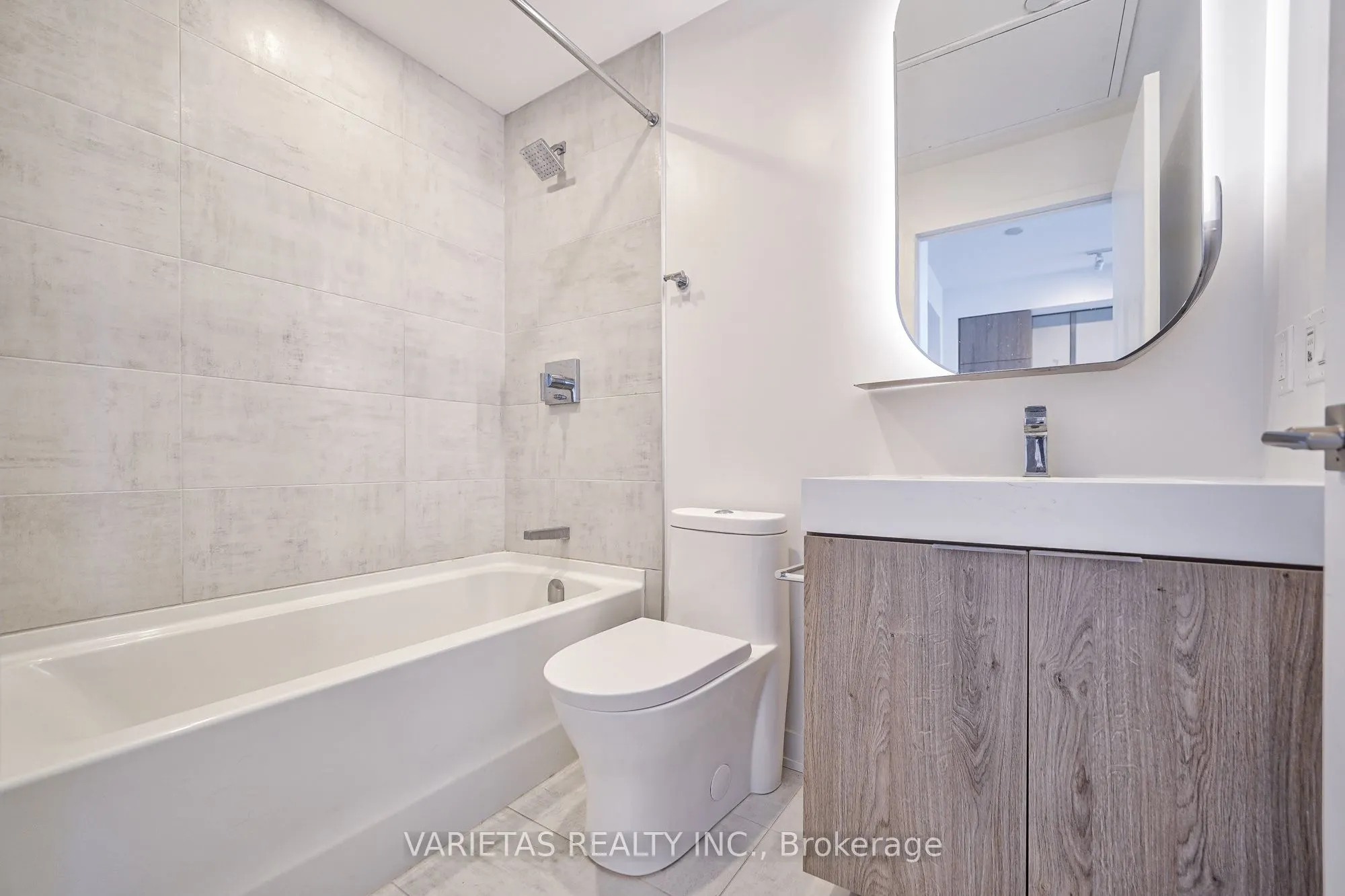 15 Holmes Avenue #1906