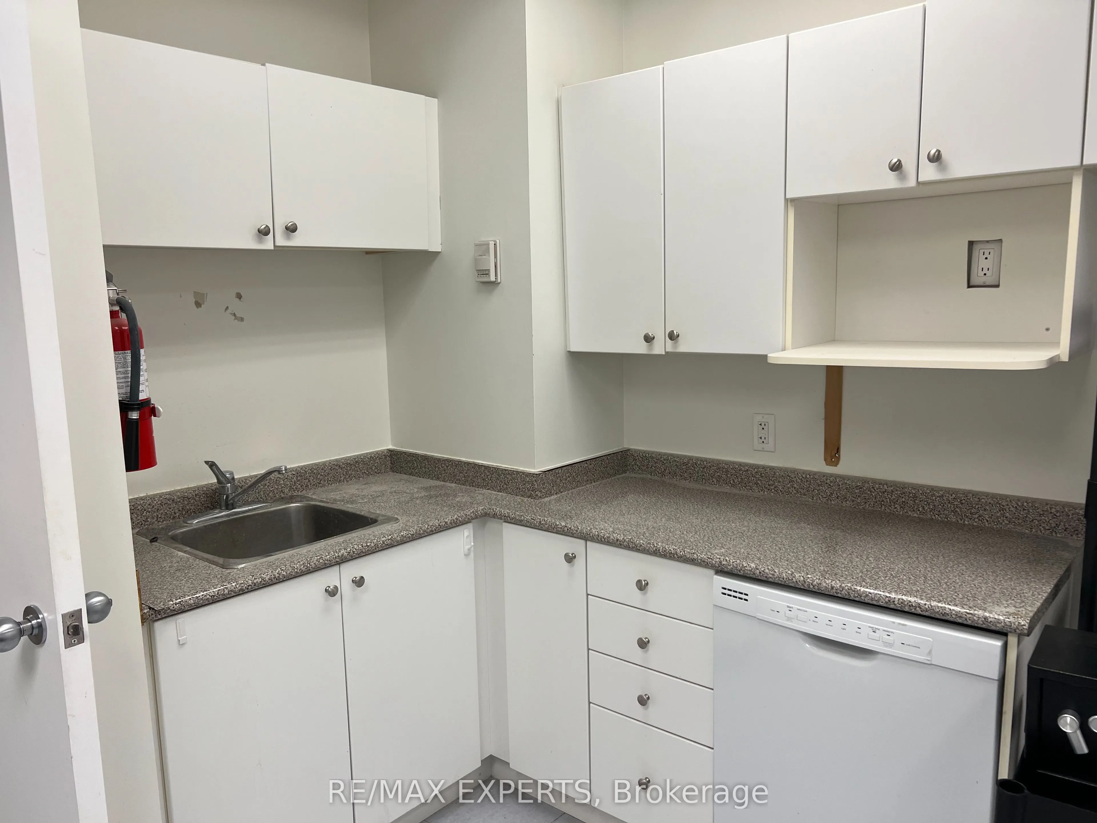 720 Spadina Avenue #300